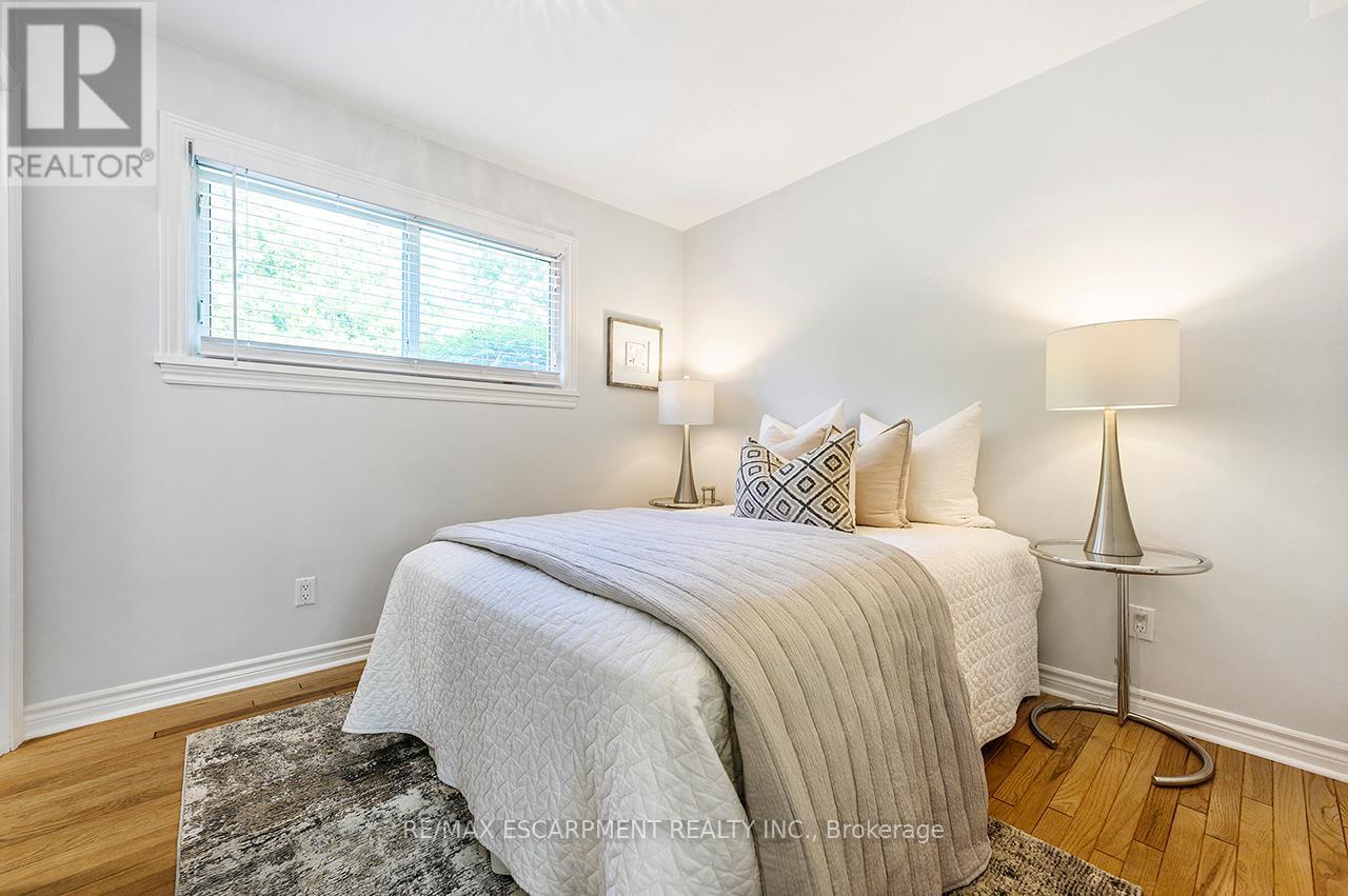 6487 Panton Street, Burlington, Ontario  L7P 0L7 - Photo 20 - W12562472