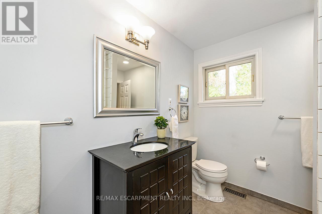 6487 Panton Street, Burlington, Ontario  L7P 0L7 - Photo 21 - W12562472