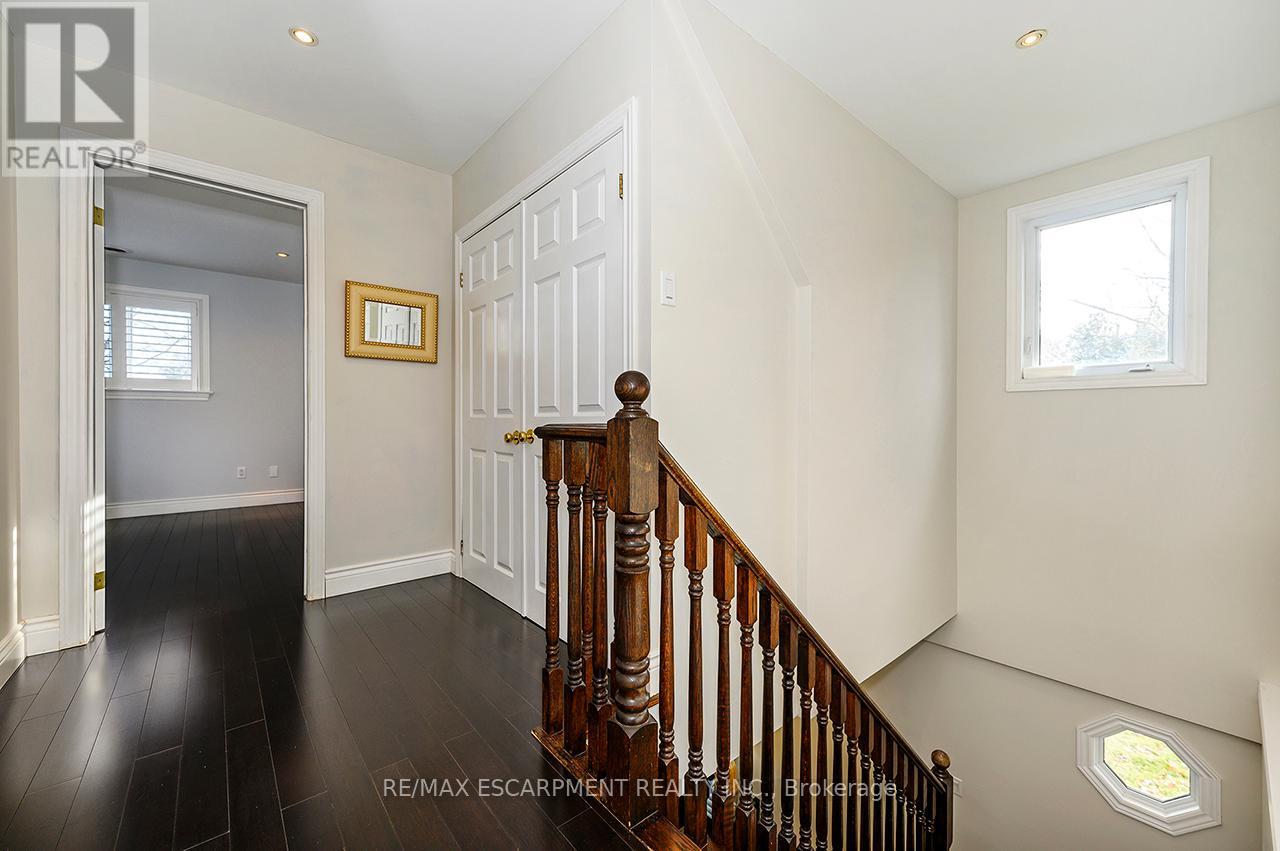 6487 Panton Street, Burlington, Ontario  L7P 0L7 - Photo 23 - W12562472