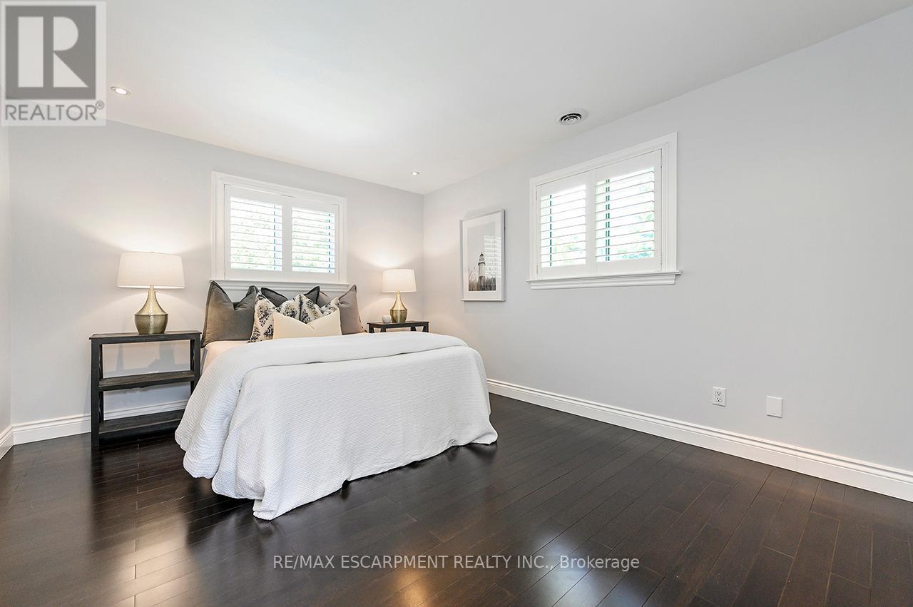 6487 Panton Street, Burlington, Ontario  L7P 0L7 - Photo 27 - W12562472