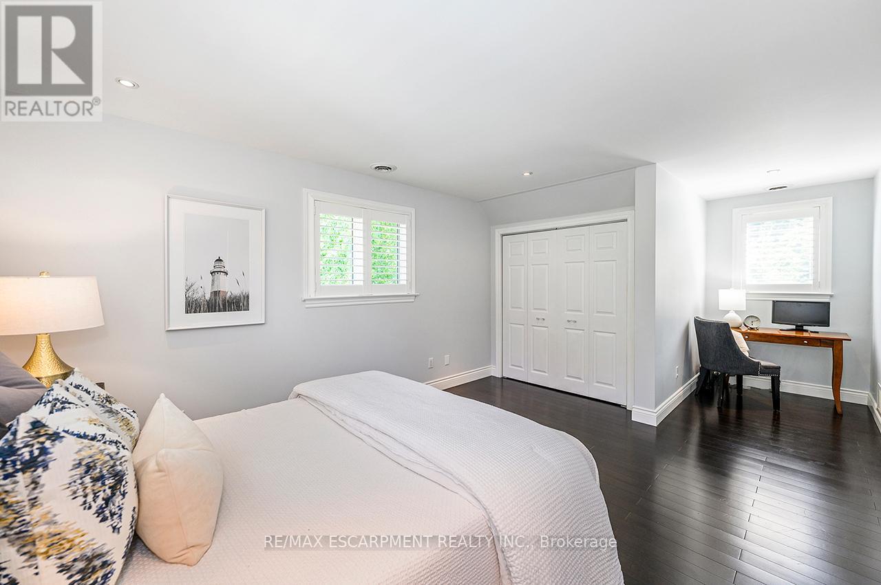 6487 Panton Street, Burlington, Ontario  L7P 0L7 - Photo 28 - W12562472