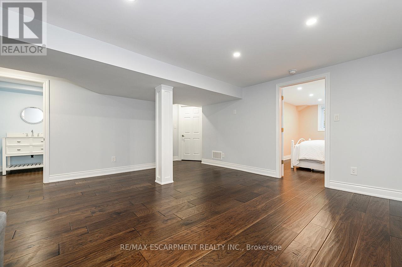 6487 Panton Street, Burlington, Ontario  L7P 0L7 - Photo 30 - W12562472