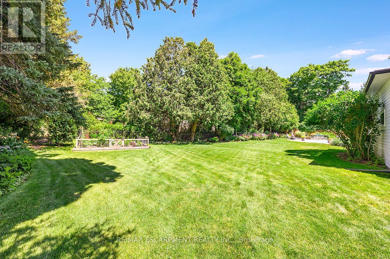 6487 Panton Street, Burlington, Ontario  L7P 0L7 - Photo 41 - W12562472