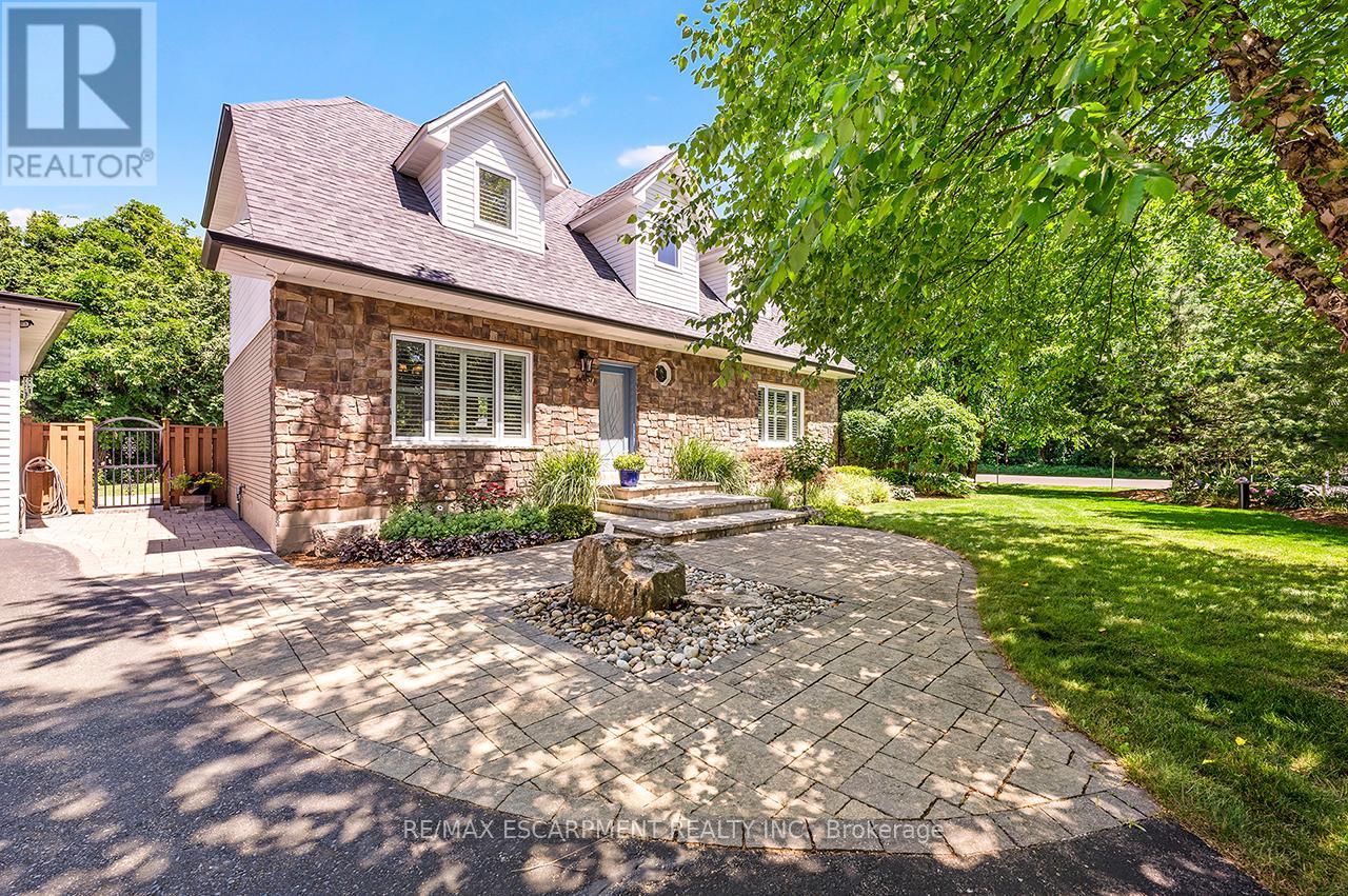 6487 Panton Street, Burlington, Ontario  L7P 0L7 - Photo 5 - W12562472