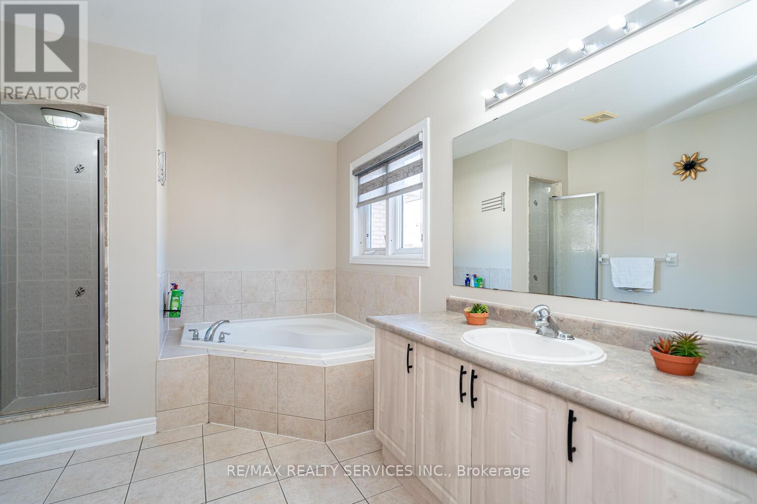 6 Foxhollow Road, Brampton, Ontario  L7A 1M3 - Photo 29 - W12562476