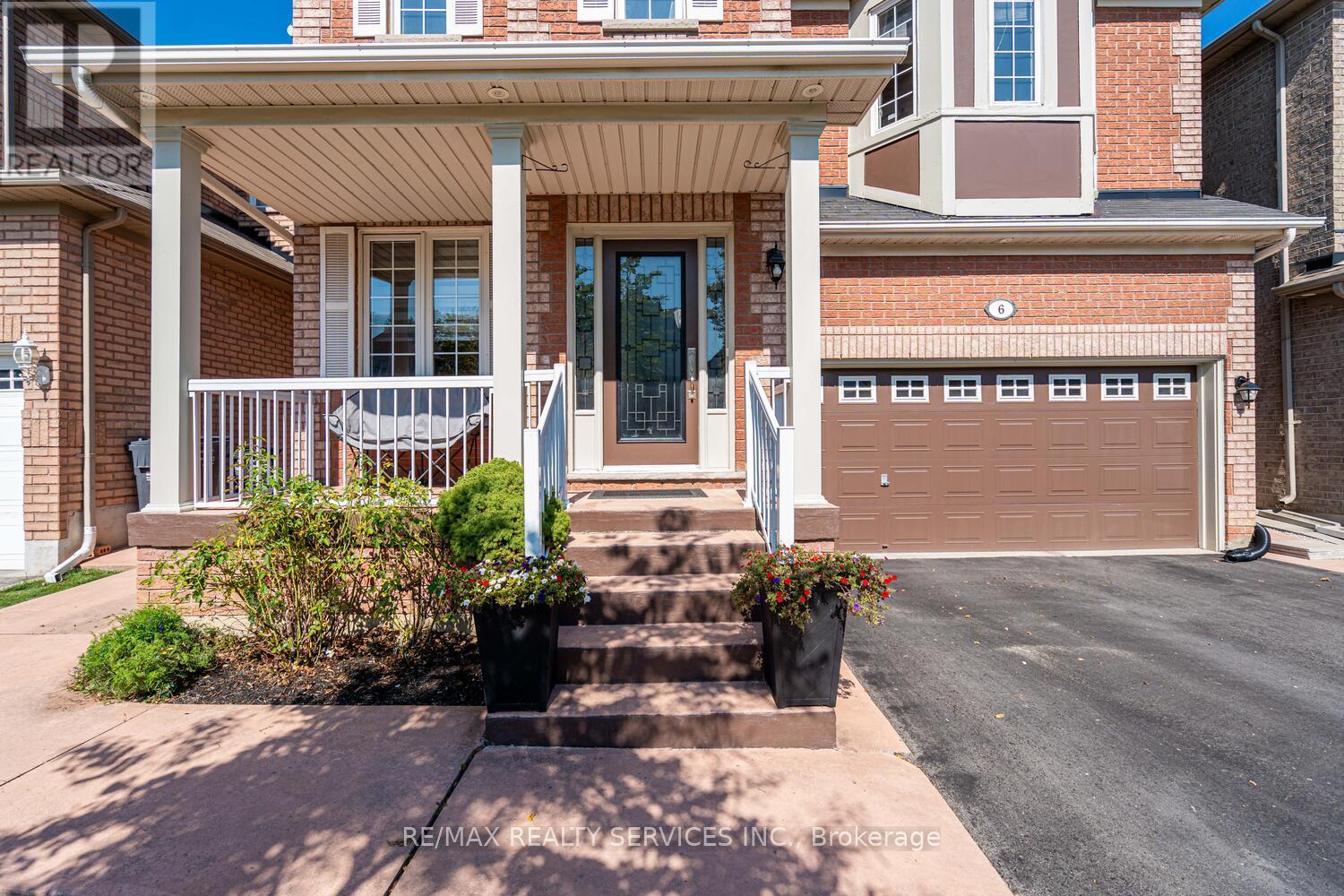 6 Foxhollow Road, Brampton, Ontario  L7A 1M3 - Photo 4 - W12562476