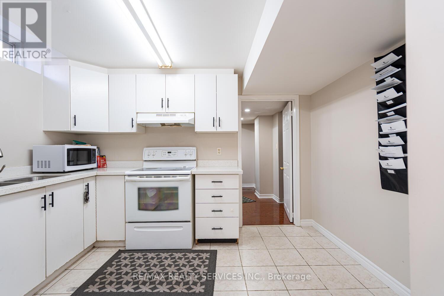 6 Foxhollow Road, Brampton, Ontario  L7A 1M3 - Photo 41 - W12562476