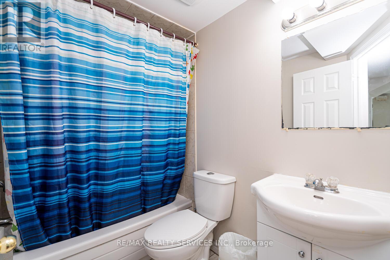 6 Foxhollow Road, Brampton, Ontario  L7A 1M3 - Photo 43 - W12562476