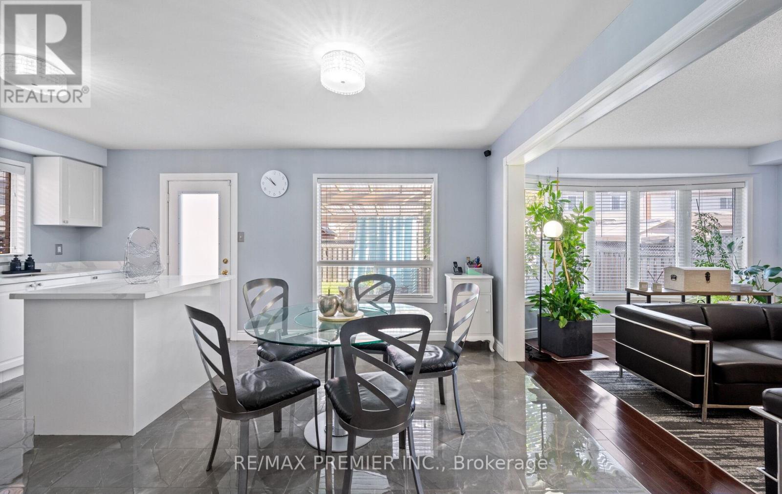 49 Fallstar Crescent, Brampton, Ontario  L7A 2J7 - Photo 13 - W12562488