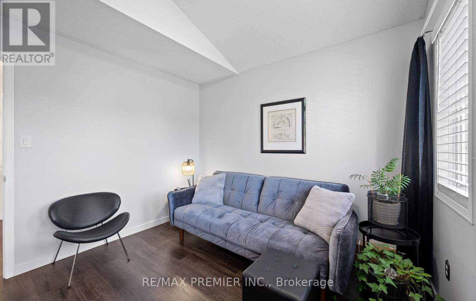 49 Fallstar Crescent, Brampton, Ontario  L7A 2J7 - Photo 26 - W12562488