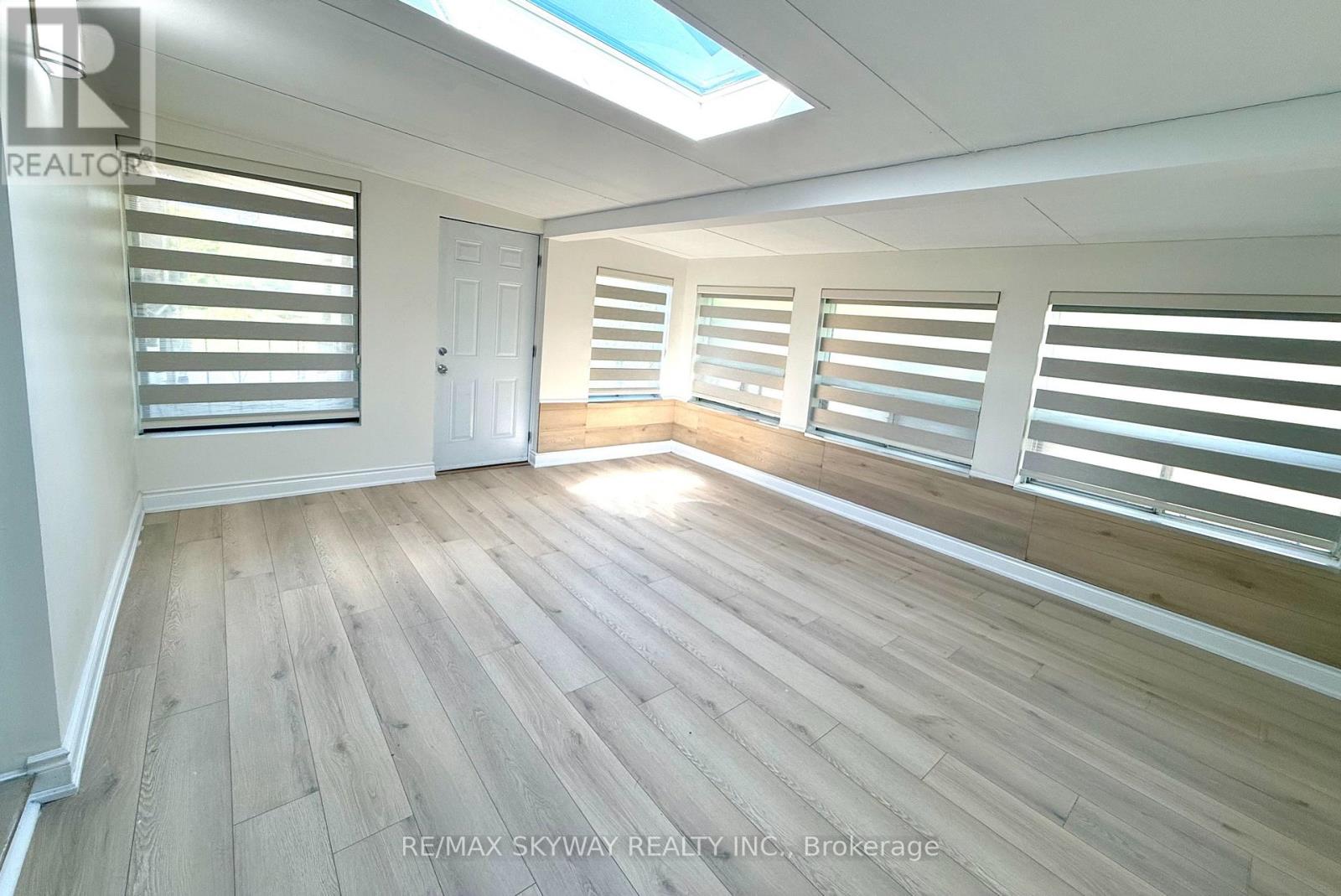 7461 Netherwood Road, Mississauga, Ontario  L4T 2N7 - Photo 16 - W12562516