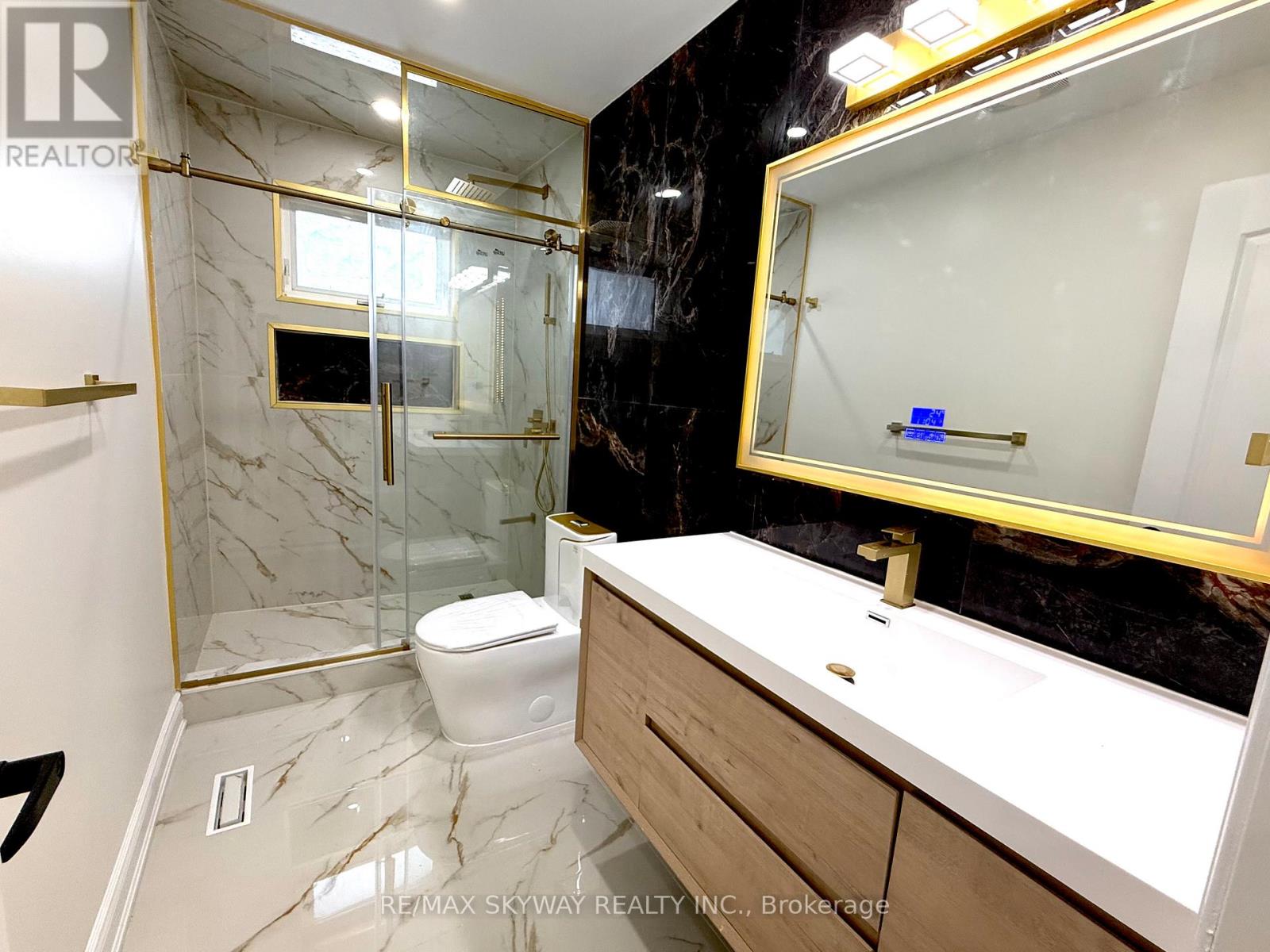 7461 Netherwood Road, Mississauga, Ontario  L4T 2N7 - Photo 18 - W12562516