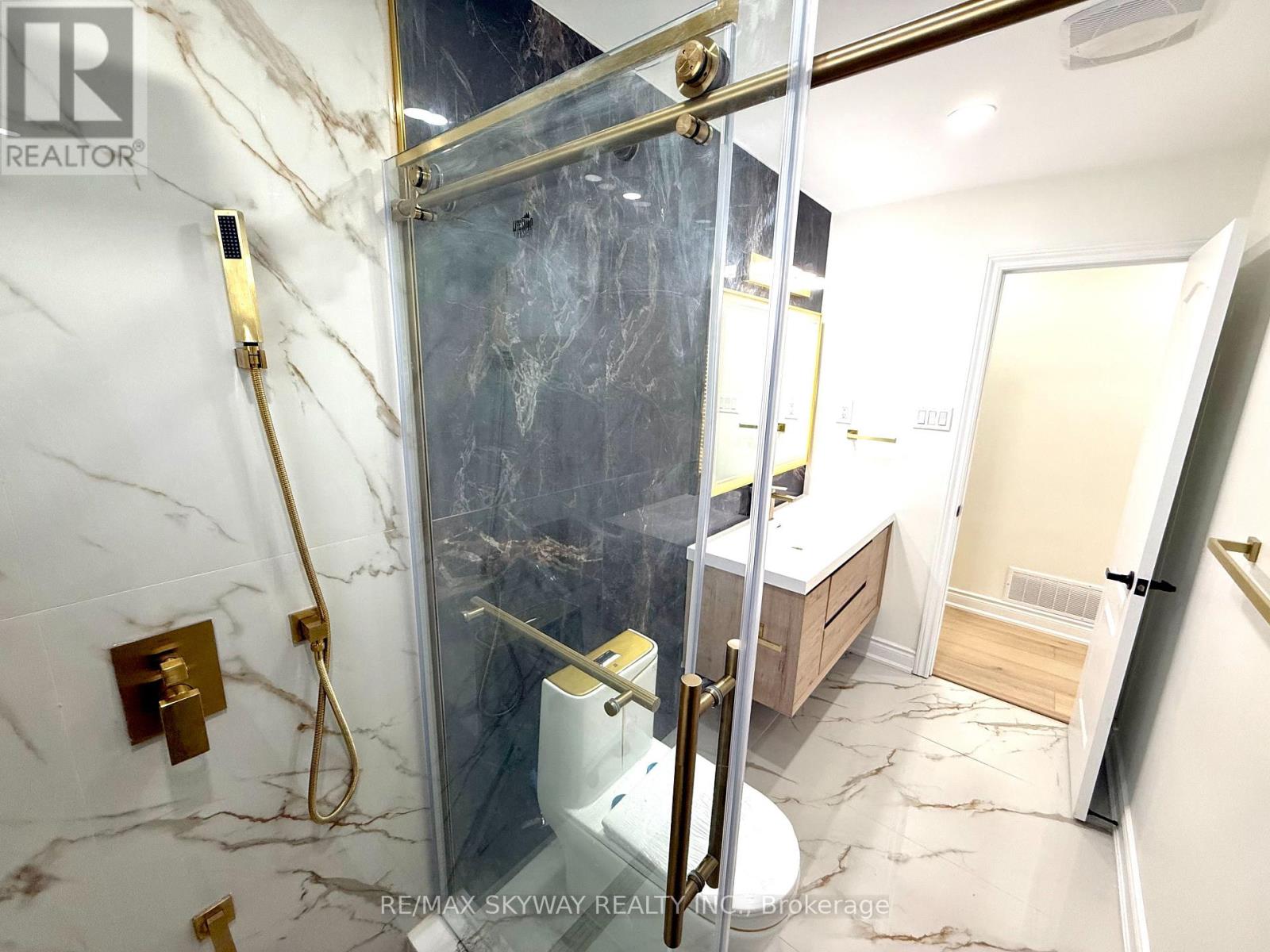 7461 Netherwood Road, Mississauga, Ontario  L4T 2N7 - Photo 19 - W12562516