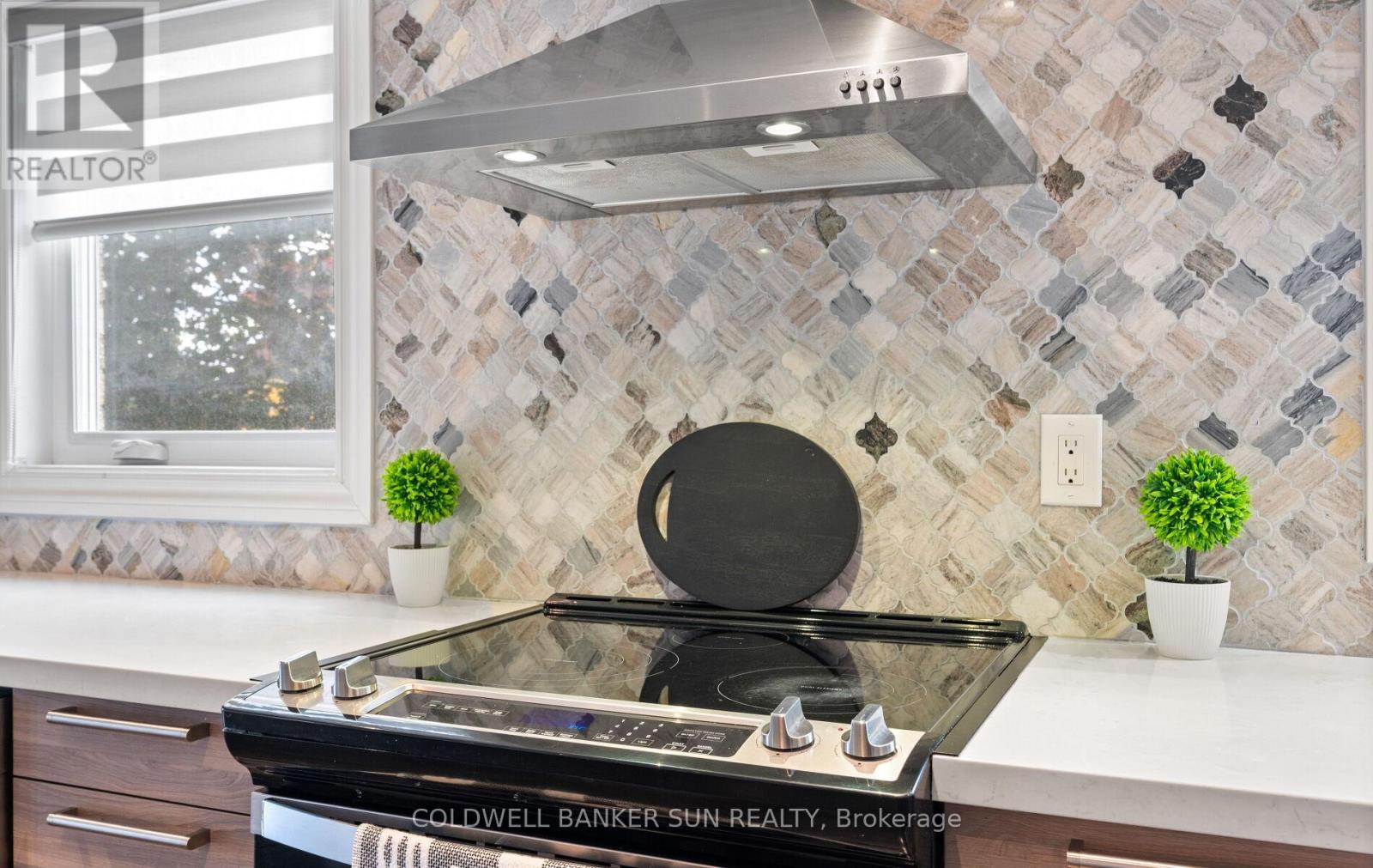 10 Corsham Place, Caledon, Ontario  L7E 1L3 - Photo 25 - W12562530