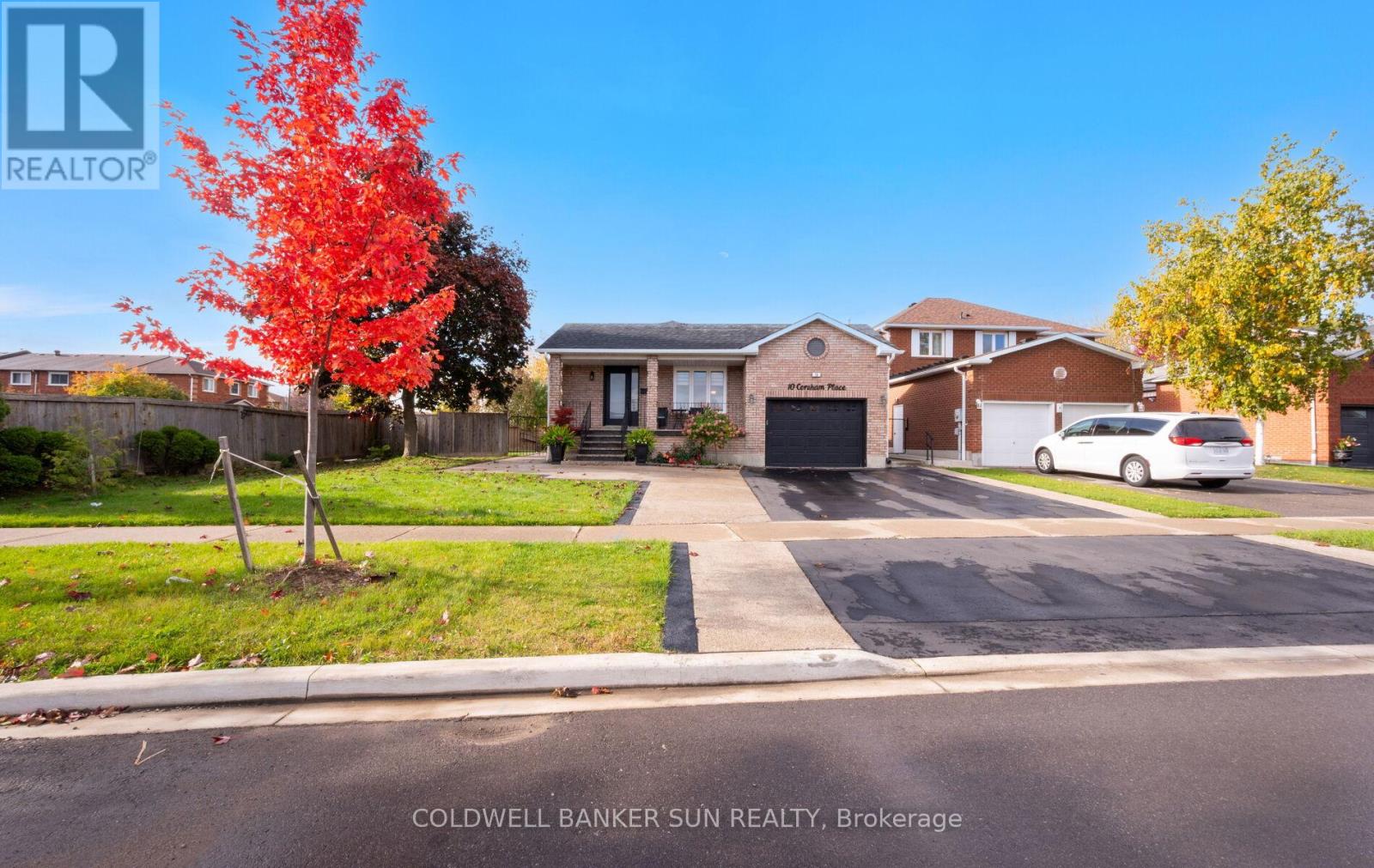 10 Corsham Place, Caledon, Ontario  L7E 1L3 - Photo 3 - W12562530