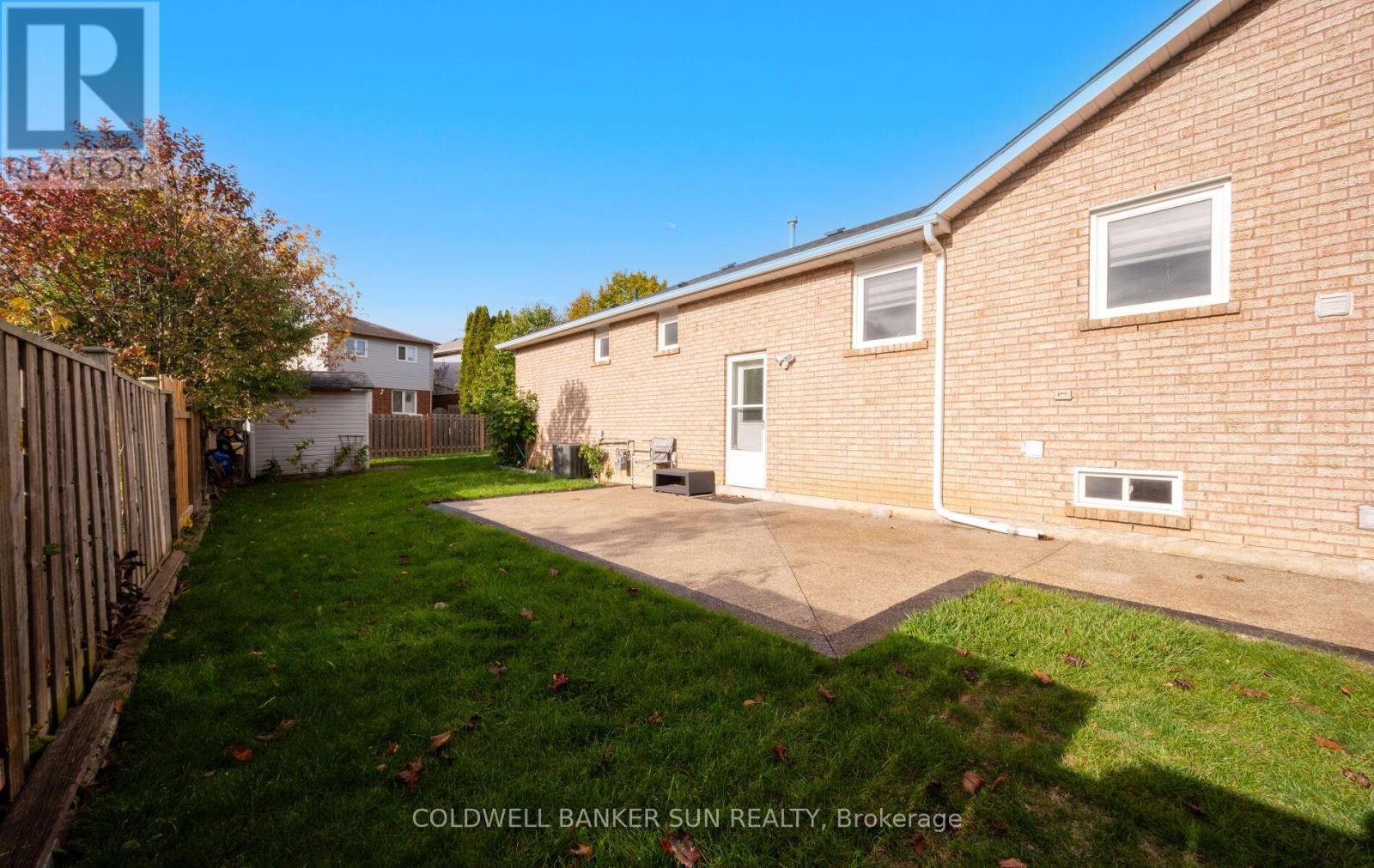 10 Corsham Place, Caledon, Ontario  L7E 1L3 - Photo 46 - W12562530
