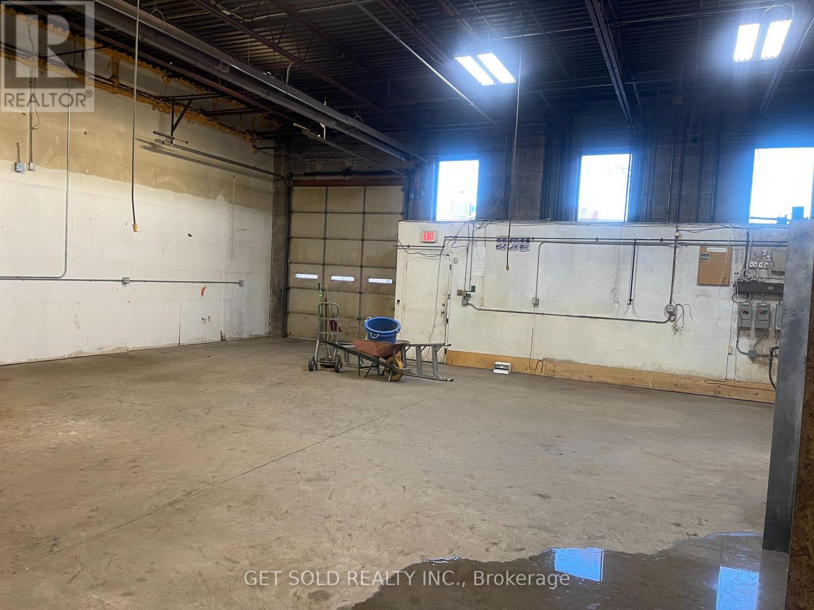 A & B - 224 Milvan Drive, Toronto, Ontario  M9L 2A5 - Photo 11 - W12562536