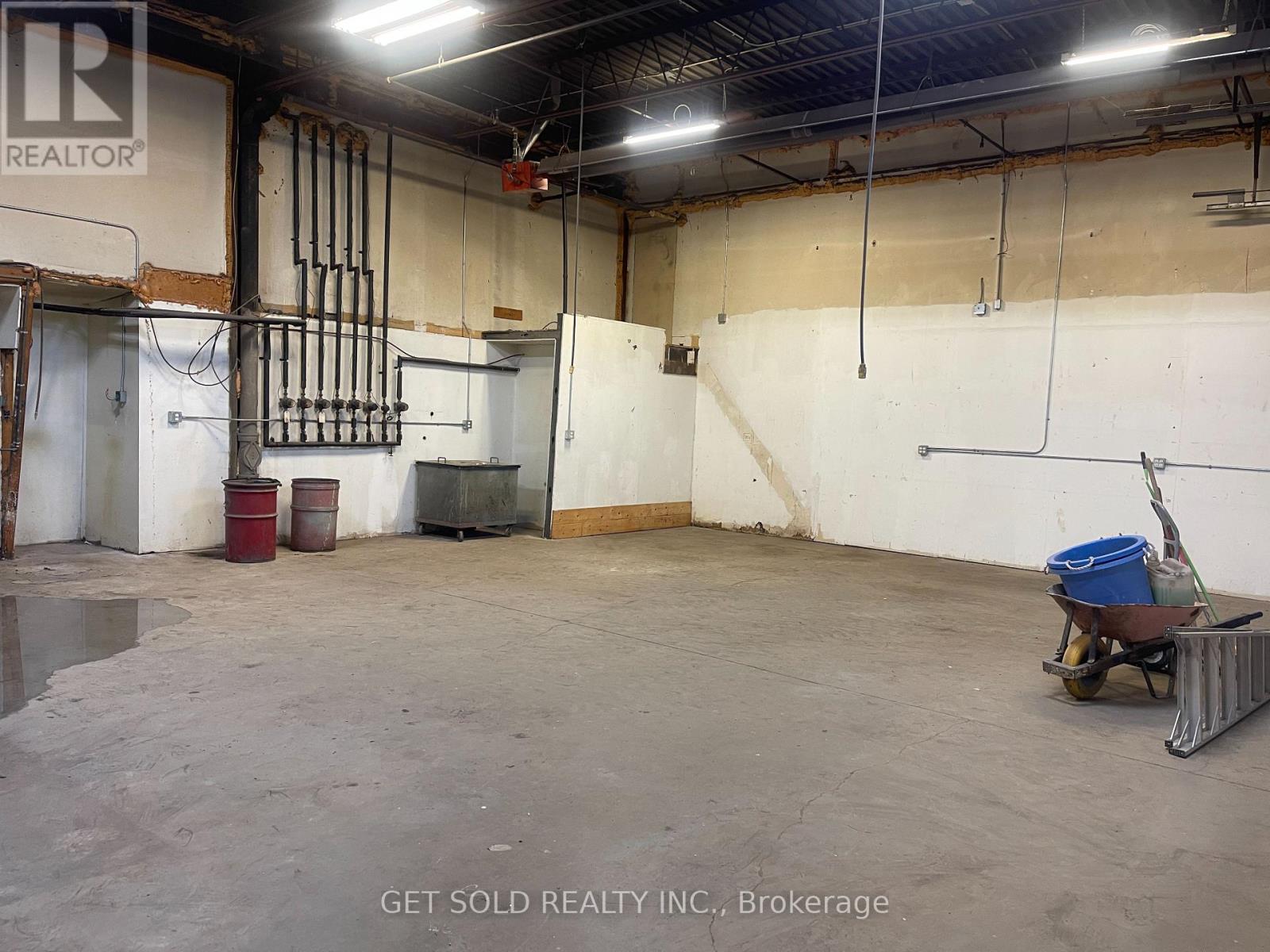 A & B - 224 Milvan Drive, Toronto, Ontario  M9L 2A5 - Photo 15 - W12562536