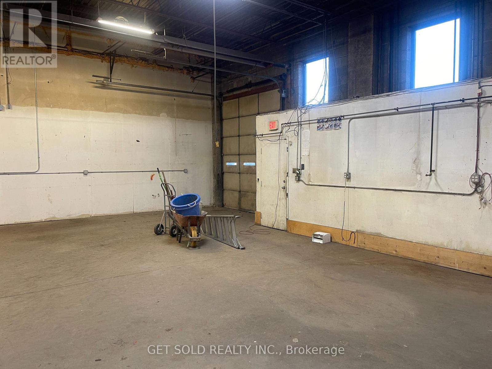 A & B - 224 Milvan Drive, Toronto, Ontario  M9L 2A5 - Photo 16 - W12562536