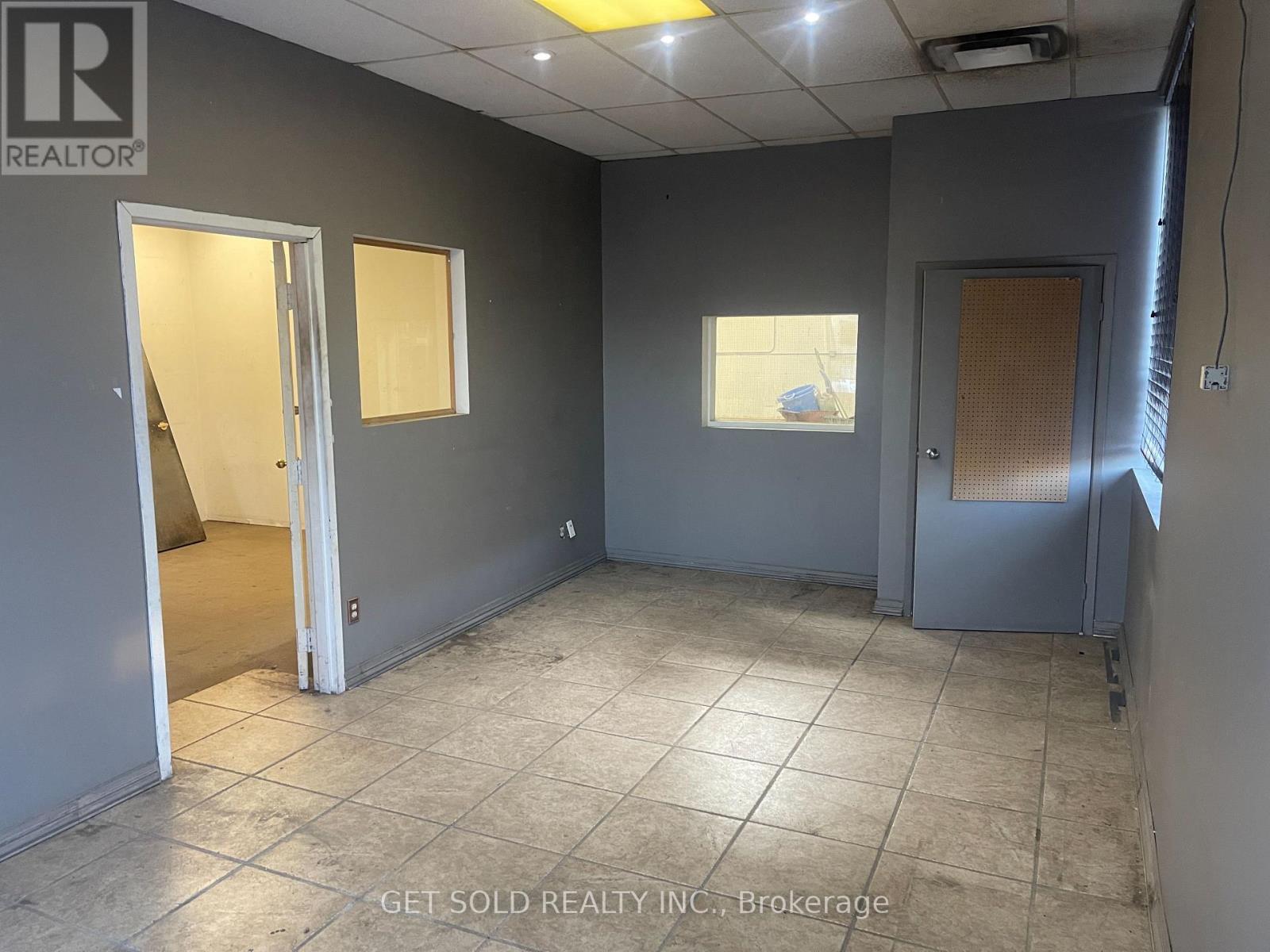 A & B - 224 Milvan Drive, Toronto, Ontario  M9L 2A5 - Photo 4 - W12562536