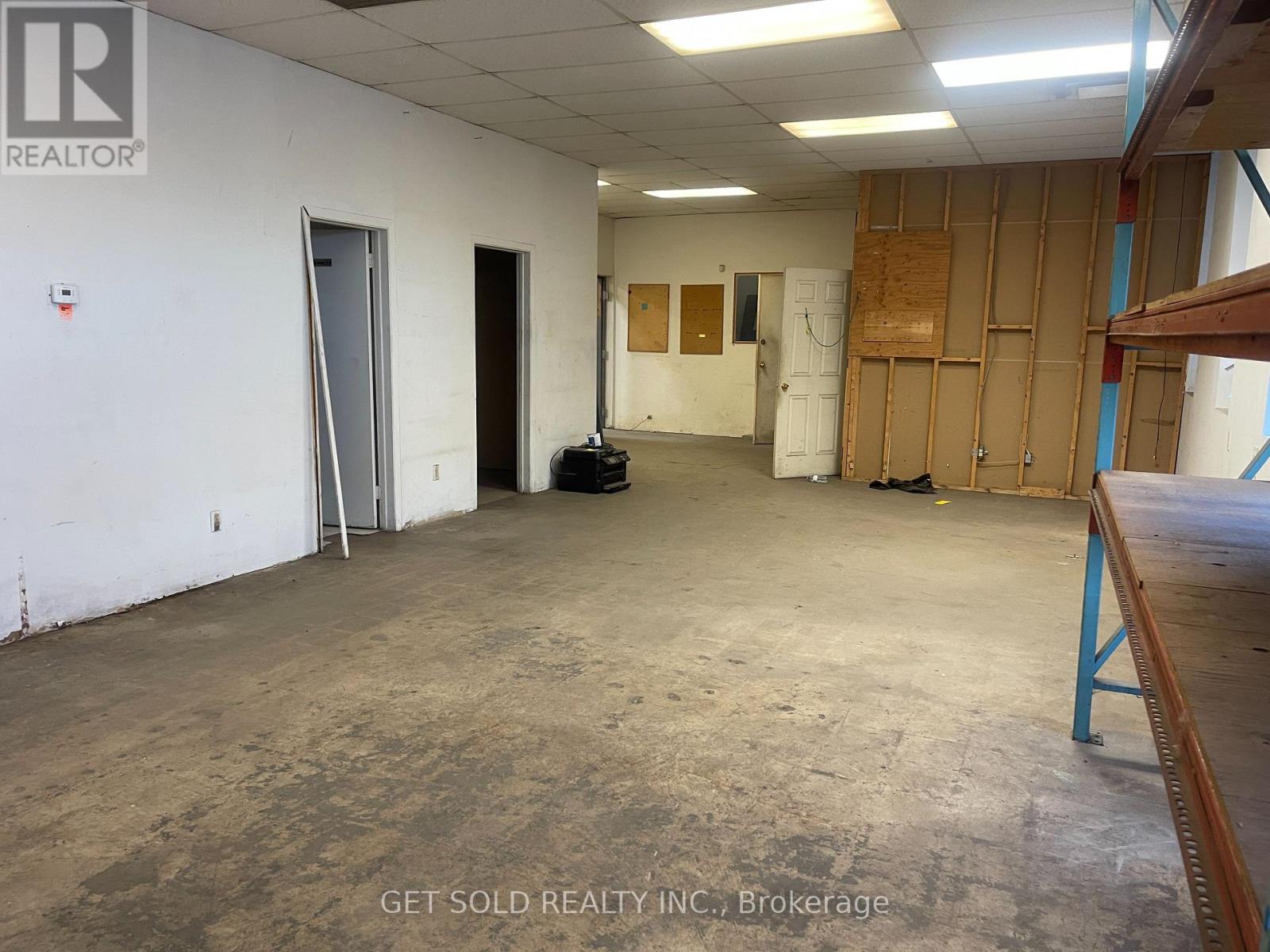 A & B - 224 Milvan Drive, Toronto, Ontario  M9L 2A5 - Photo 7 - W12562536