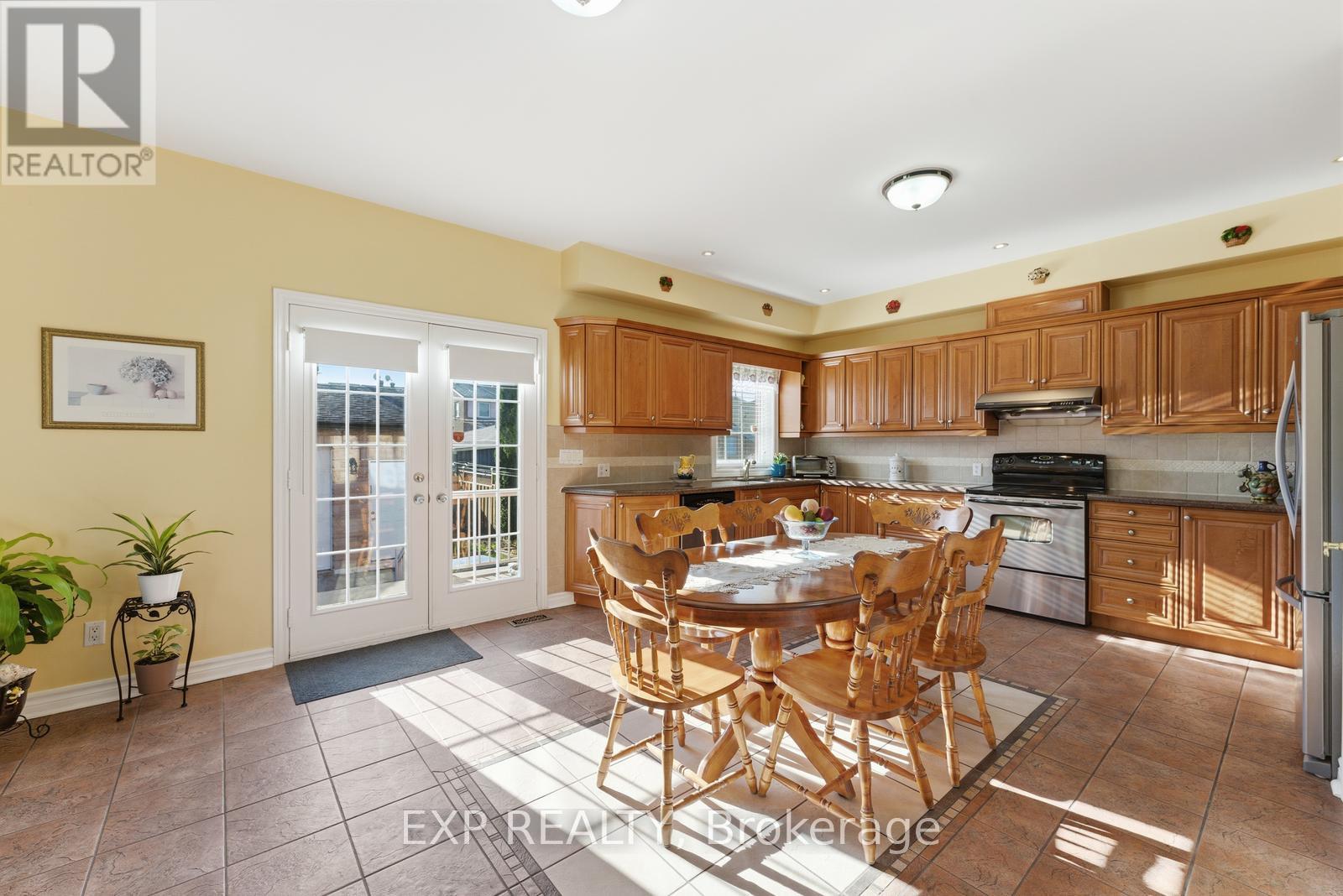 229 Dunraven Drive, Toronto, Ontario M6M 1H8 - Photo 12 - W12562550