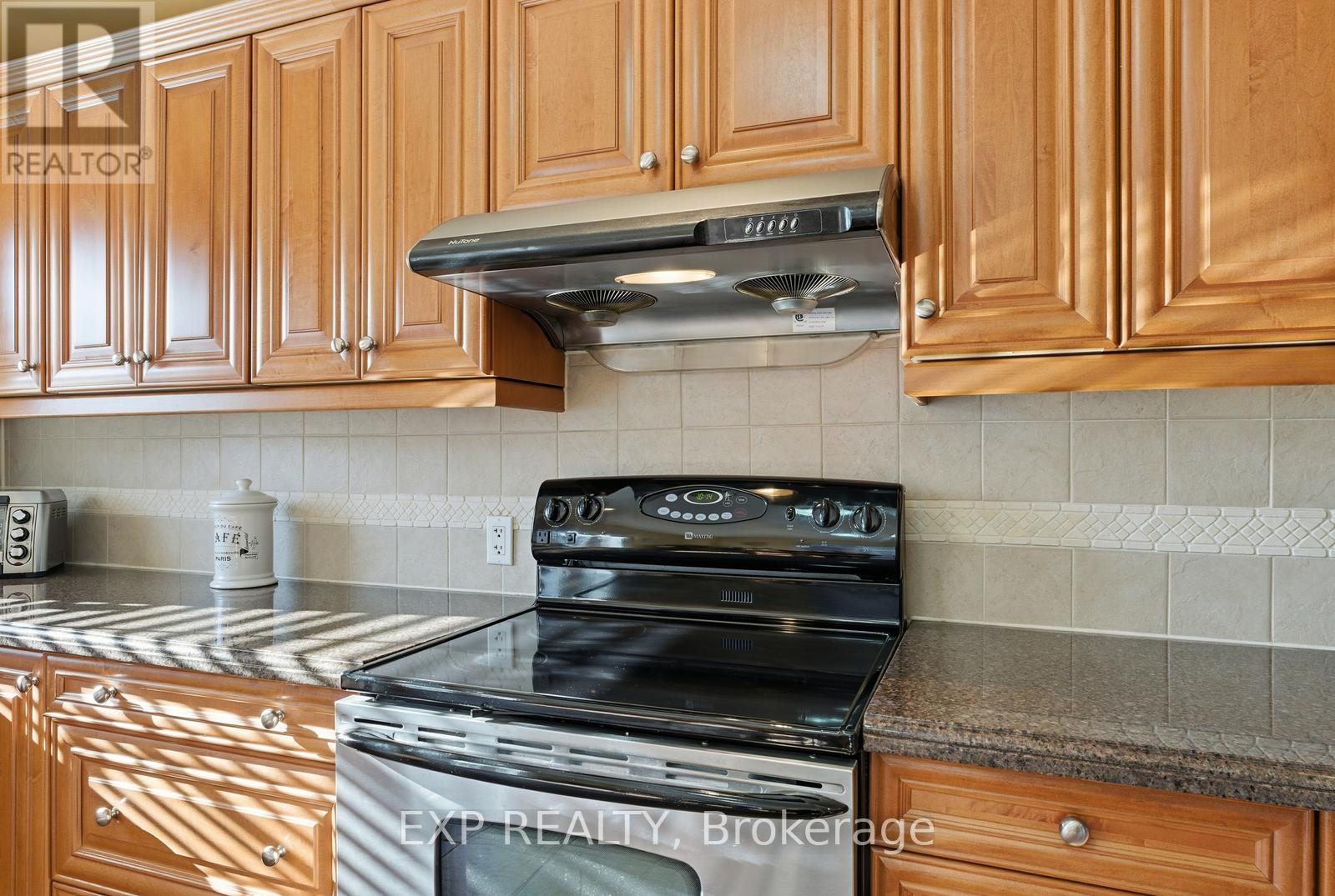 229 Dunraven Drive, Toronto, Ontario M6M 1H8 - Photo 16 - W12562550