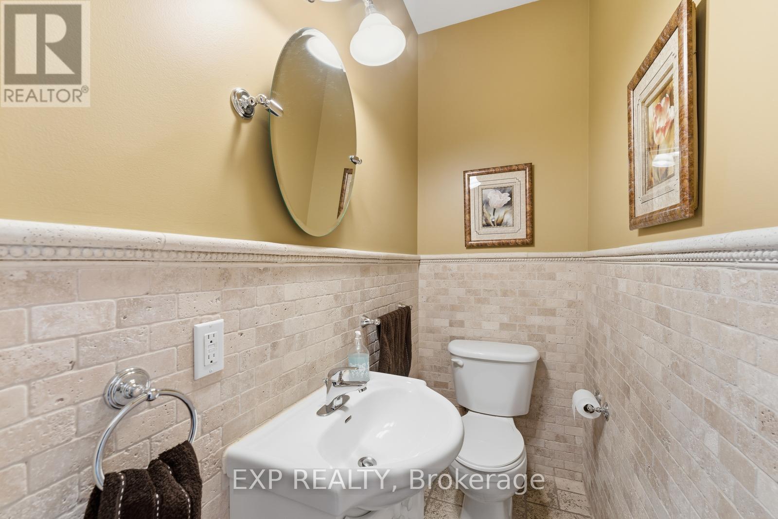 229 Dunraven Drive, Toronto, Ontario M6M 1H8 - Photo 18 - W12562550