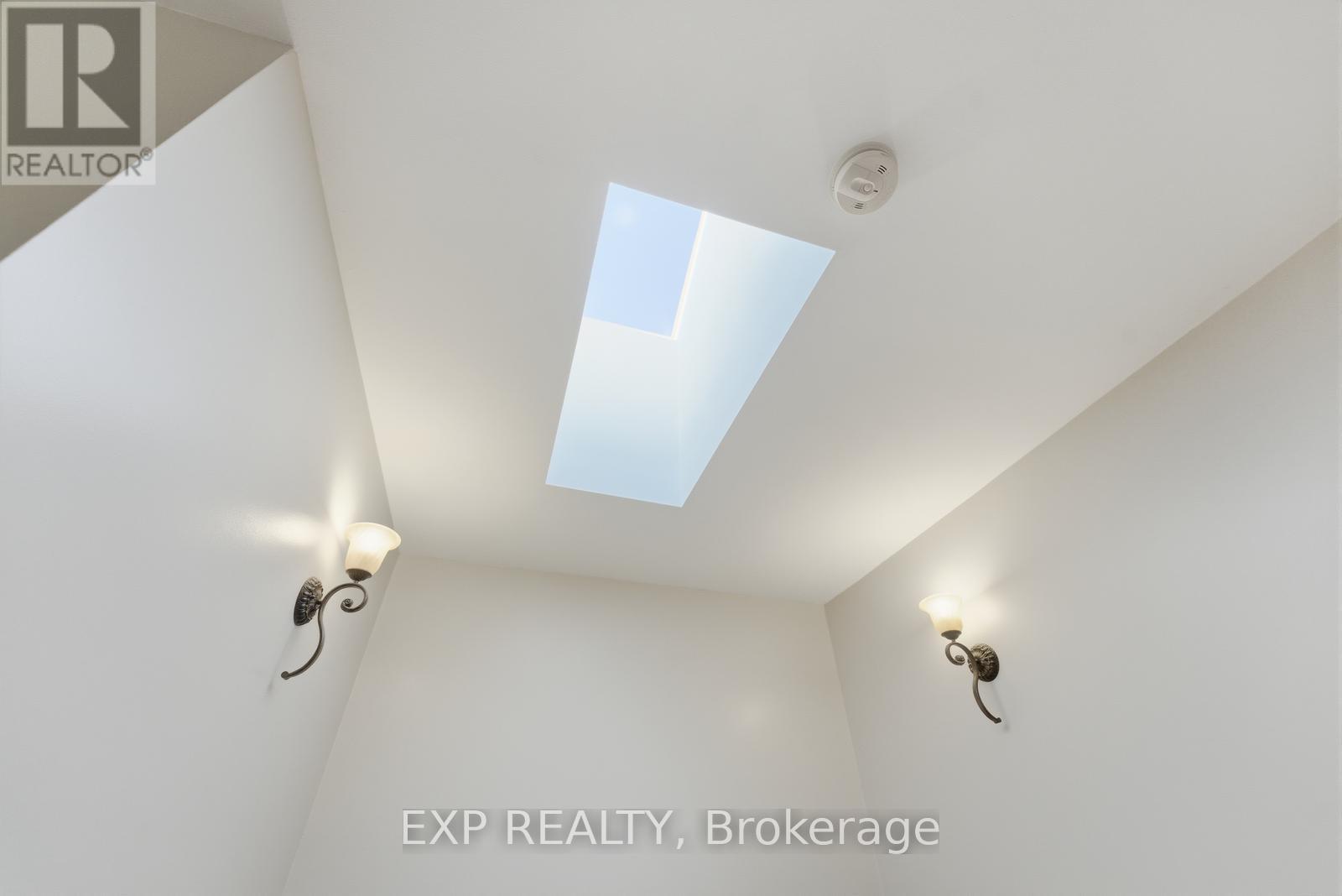 229 Dunraven Drive, Toronto, Ontario M6M 1H8 - Photo 20 - W12562550