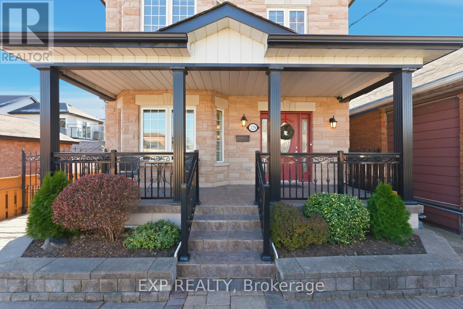 229 Dunraven Drive, Toronto, Ontario M6M 1H8 - Photo 3 - W12562550