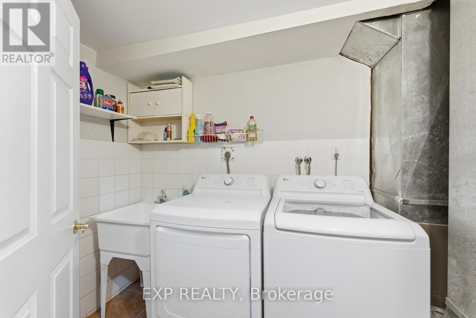 229 Dunraven Drive, Toronto, Ontario M6M 1H8 - Photo 36 - W12562550