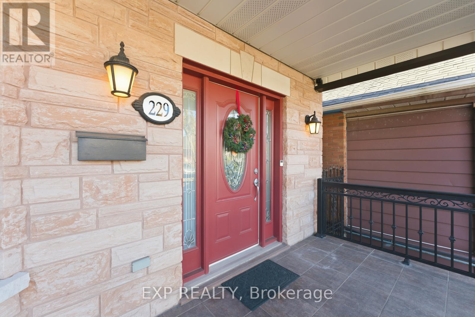 229 Dunraven Drive, Toronto, Ontario M6M 1H8 - Photo 5 - W12562550