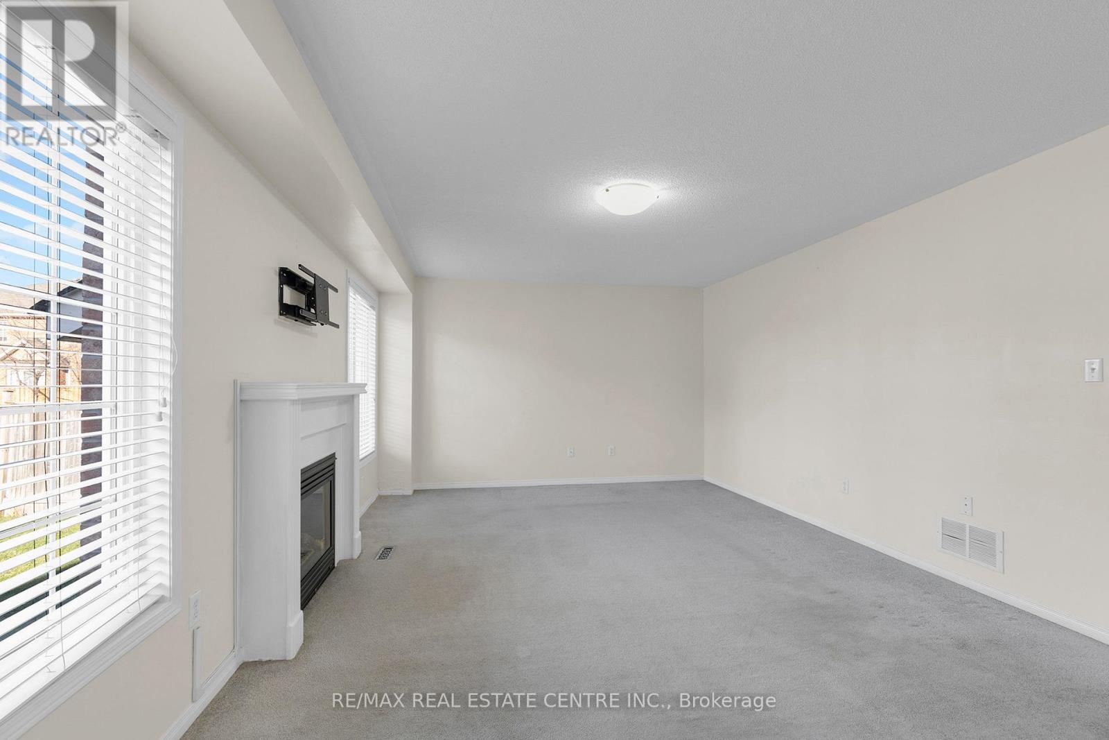 36 Capistro Street, Brampton, Ontario  L7A 3H7 - Photo 10 - W12562554