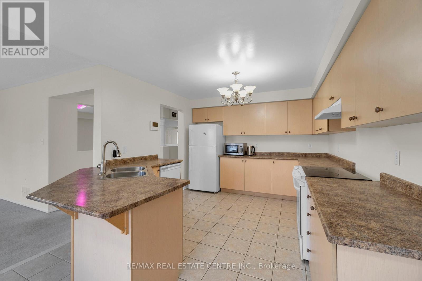 36 Capistro Street, Brampton, Ontario  L7A 3H7 - Photo 16 - W12562554