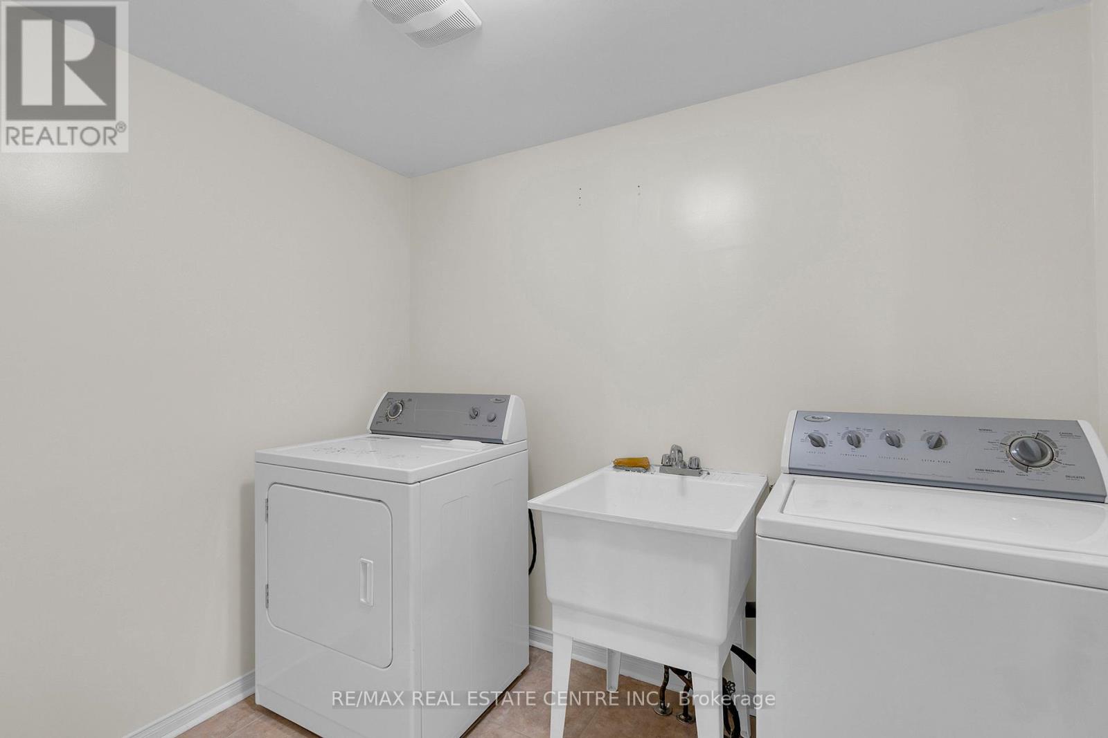 36 Capistro Street, Brampton, Ontario  L7A 3H7 - Photo 20 - W12562554