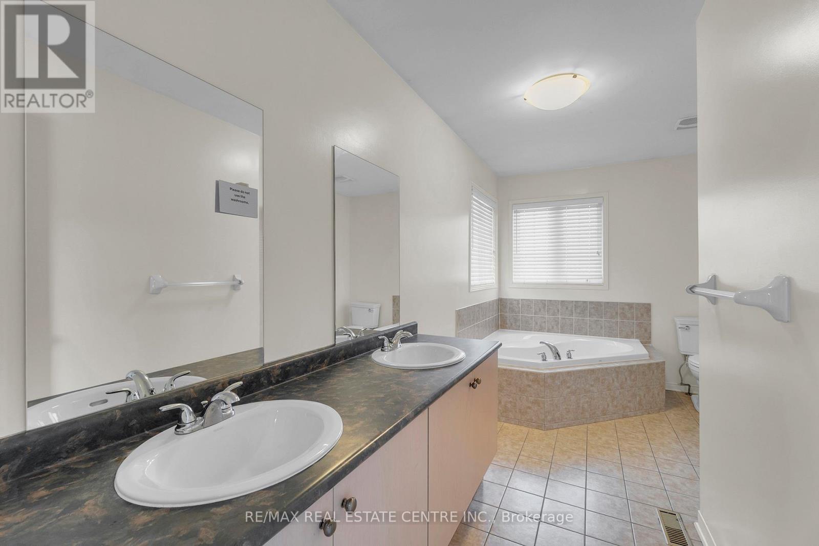 36 Capistro Street, Brampton, Ontario  L7A 3H7 - Photo 28 - W12562554