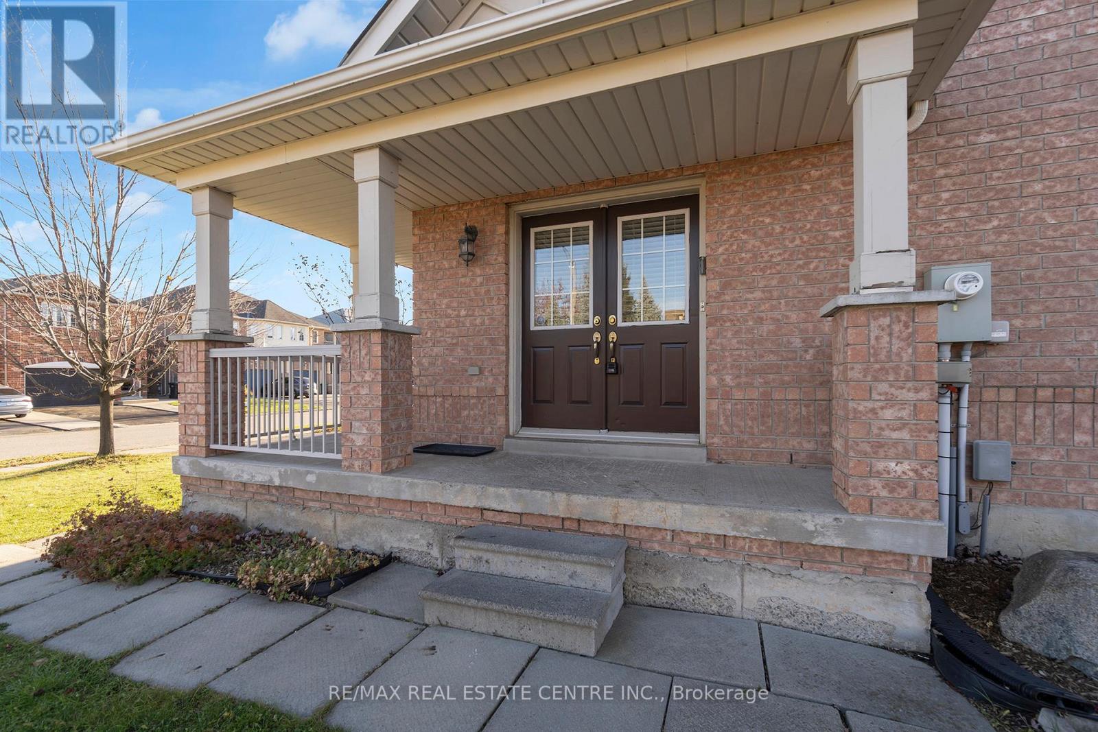 36 Capistro Street, Brampton, Ontario  L7A 3H7 - Photo 3 - W12562554