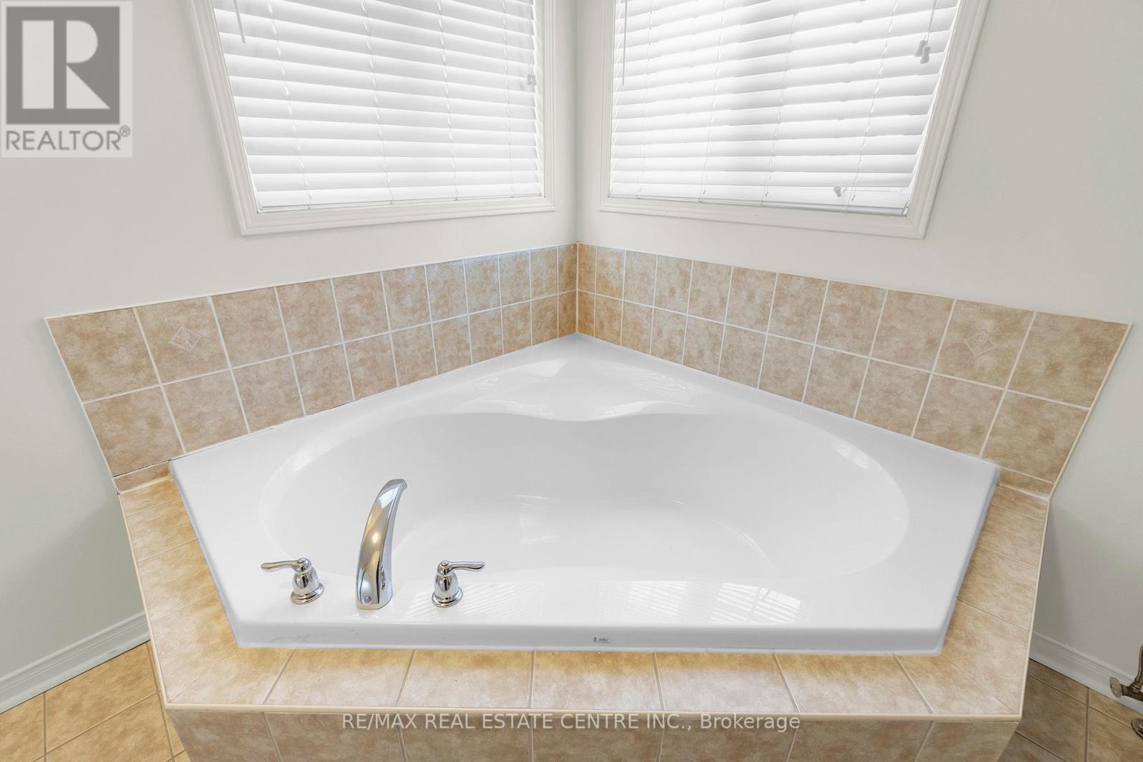 36 Capistro Street, Brampton, Ontario  L7A 3H7 - Photo 30 - W12562554