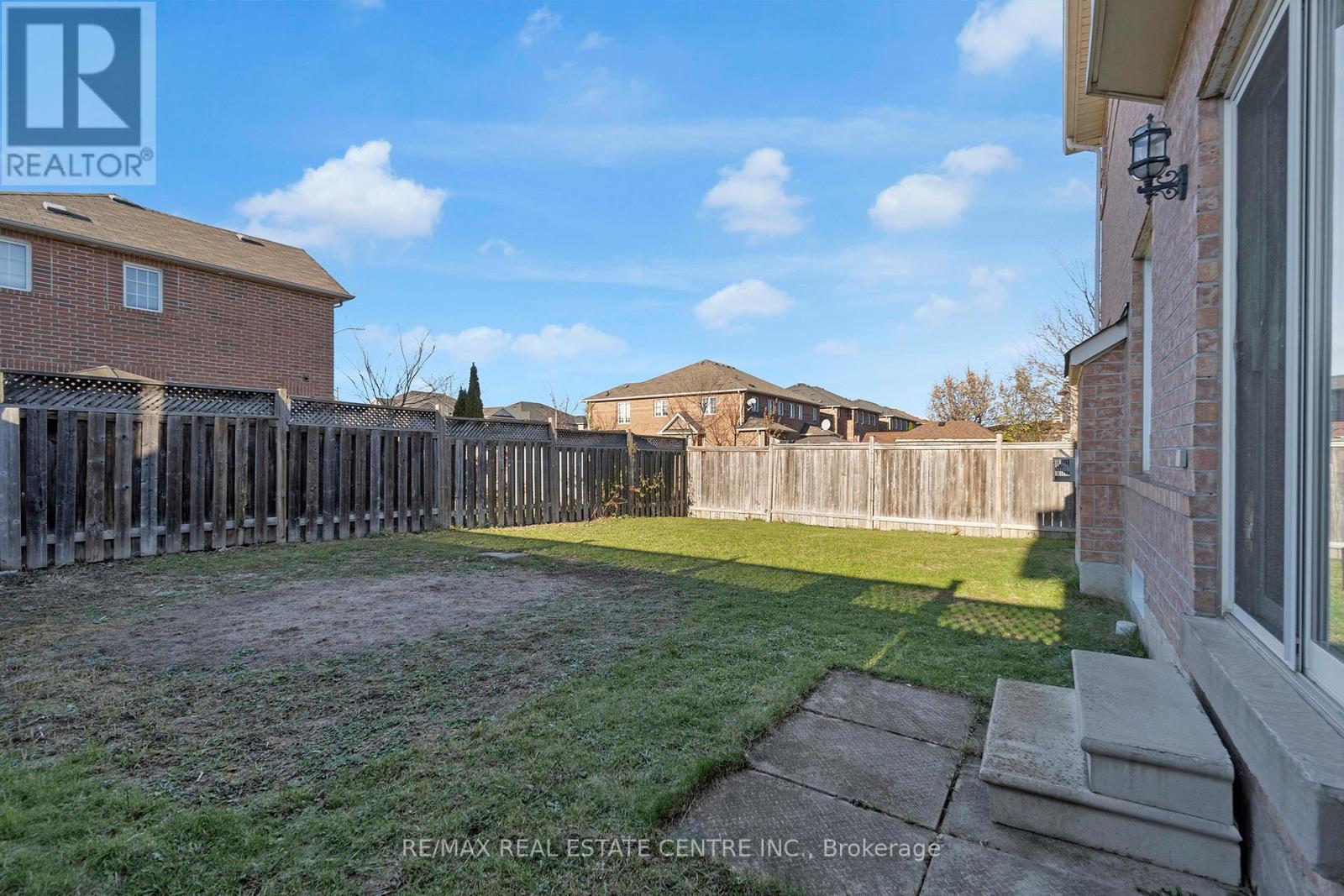 36 Capistro Street, Brampton, Ontario  L7A 3H7 - Photo 44 - W12562554