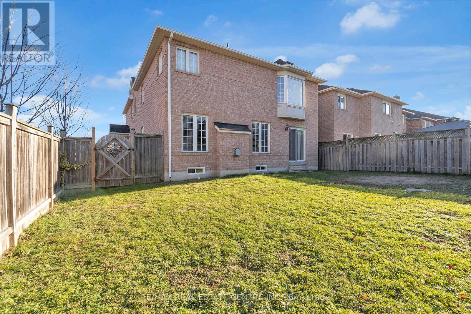 36 Capistro Street, Brampton, Ontario  L7A 3H7 - Photo 47 - W12562554