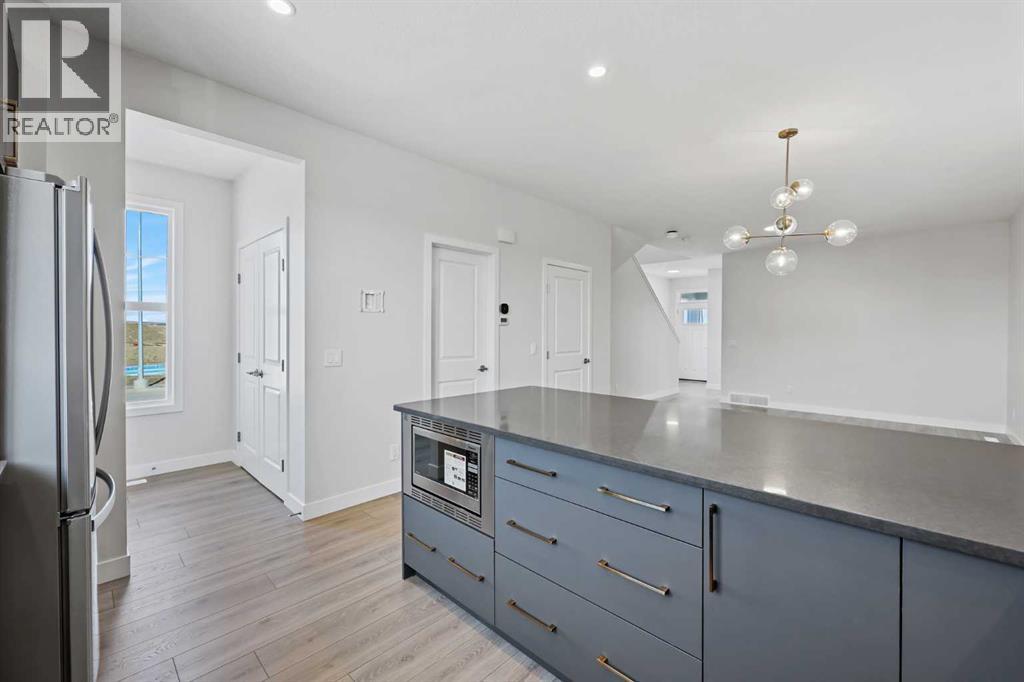 329 Ambleton Drive Nw, Calgary, Alberta  T3P 2B6 - Photo 4 - A2202661