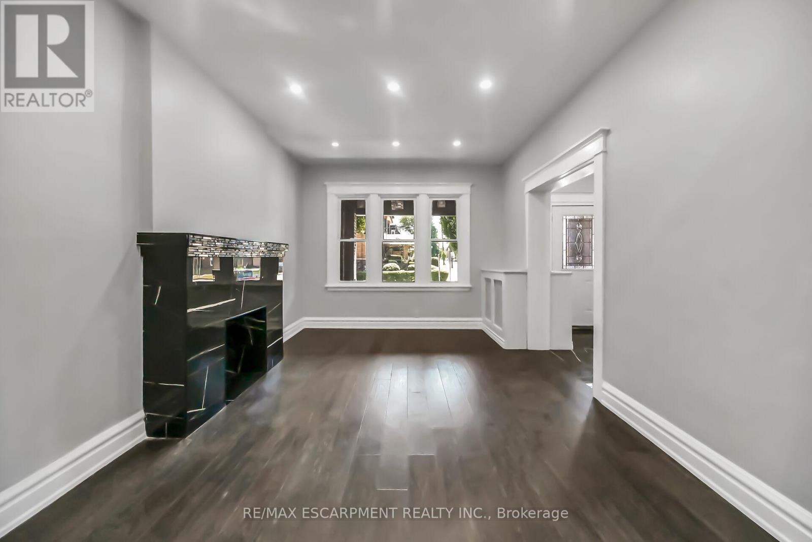 172 Sherman Avenue S, Hamilton, Ontario L8M 2P9 - Photo 10 - X12421064