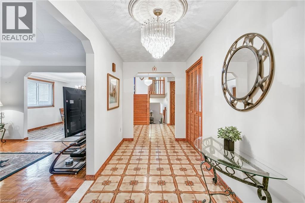 75 President Drive, Stoney Creek, Ontario  L8G 4L7 - Photo 7 - 40789564