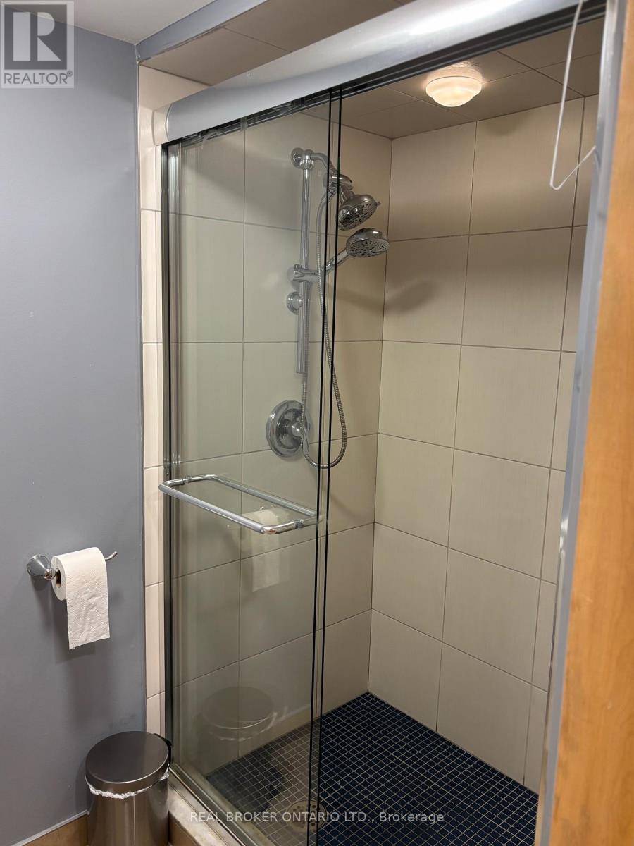 90 Winston Avenue, Hamilton, Ontario  L8S 2S6 - Photo 37 - X12382049