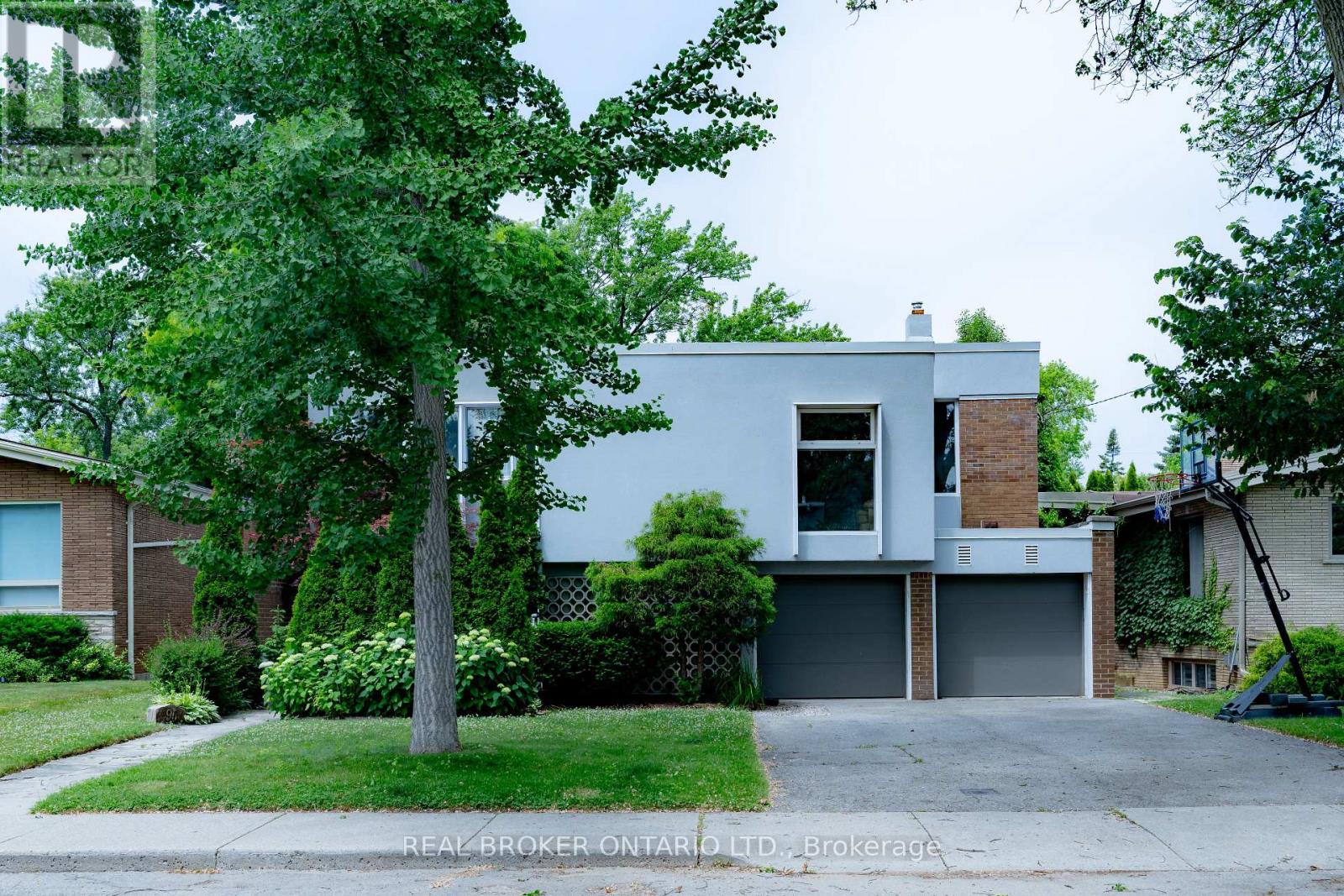 90 Winston Avenue, Hamilton, Ontario  L8S 2S6 - Photo 8 - X12382049