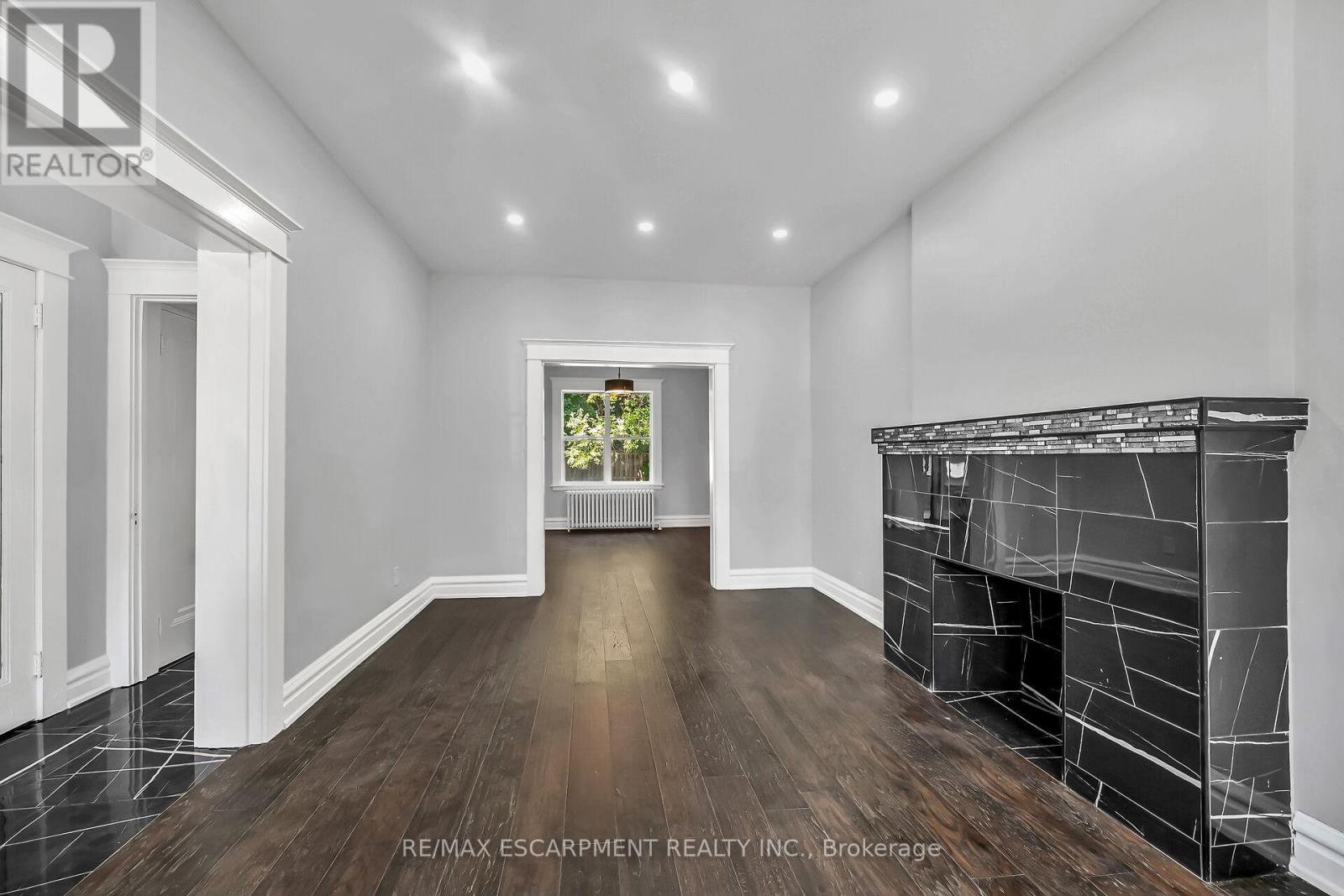 172 Sherman Avenue S, Hamilton, Ontario L8M 2P9 - Photo 9 - X12421064