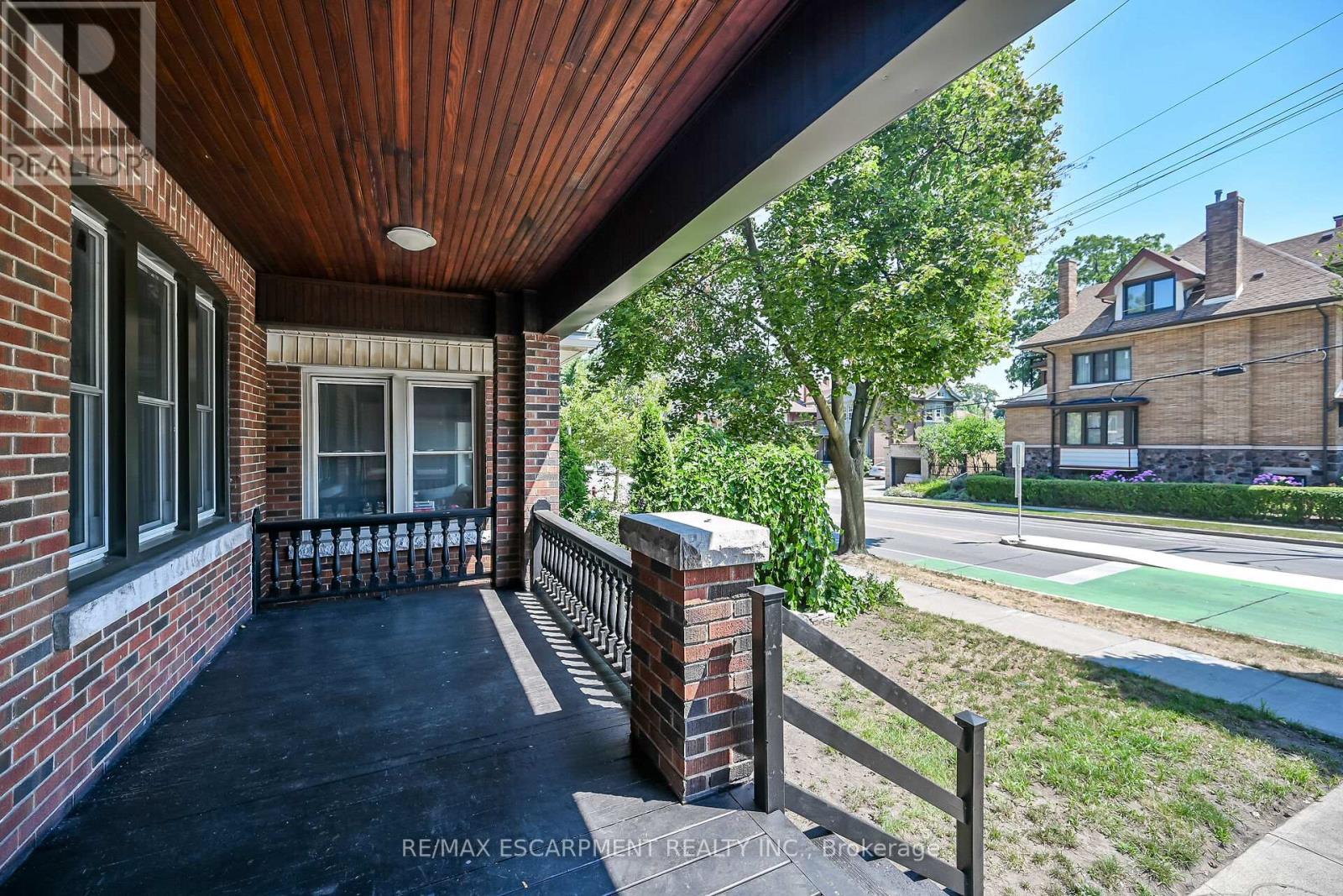 172 Sherman Avenue S, Hamilton, Ontario L8M 2P9 - Photo 5 - X12421064