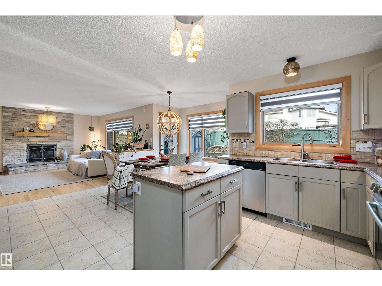 1060 Wedgewood Bv Nw, Edmonton, Alberta  T6M 2L6 - Photo 22 - E4465045