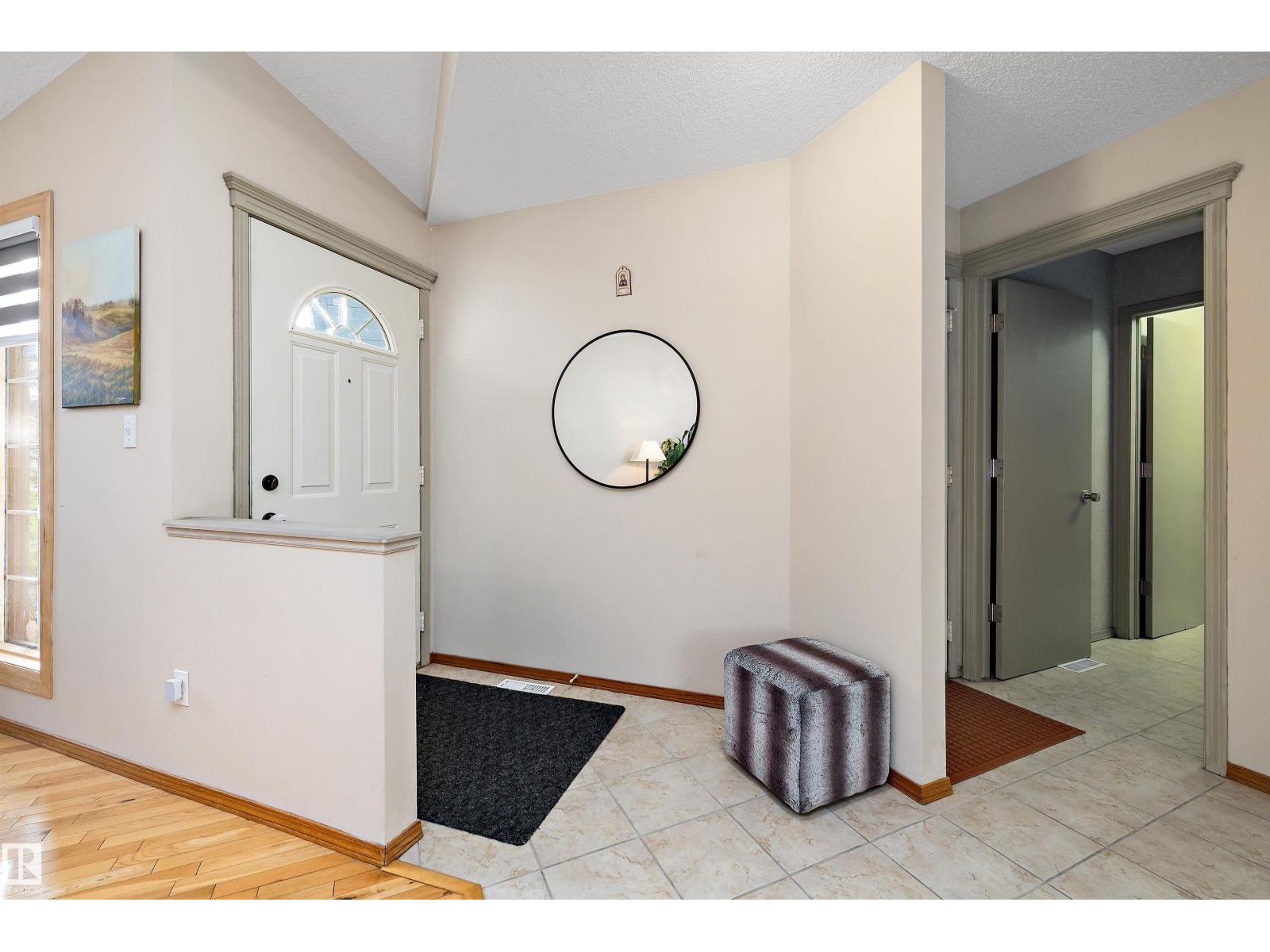 1060 Wedgewood Bv Nw, Edmonton, Alberta  T6M 2L6 - Photo 5 - E4465045