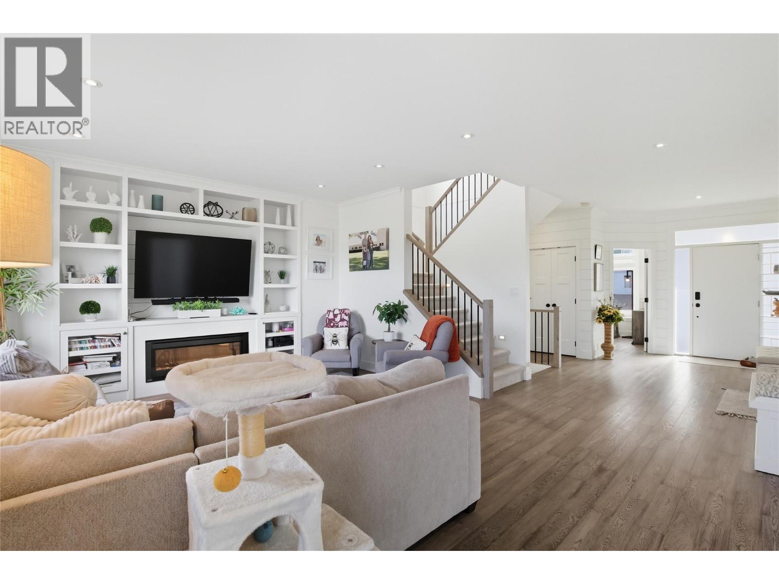 1553 Emerald Drive, Kamloops, British Columbia  V2E 0C4 - Photo 3 - 10365401